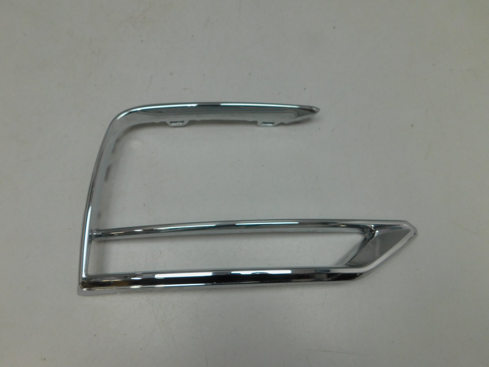 Молдинг переднего бампера Chery Tiggo 8 Pro Max 2022>