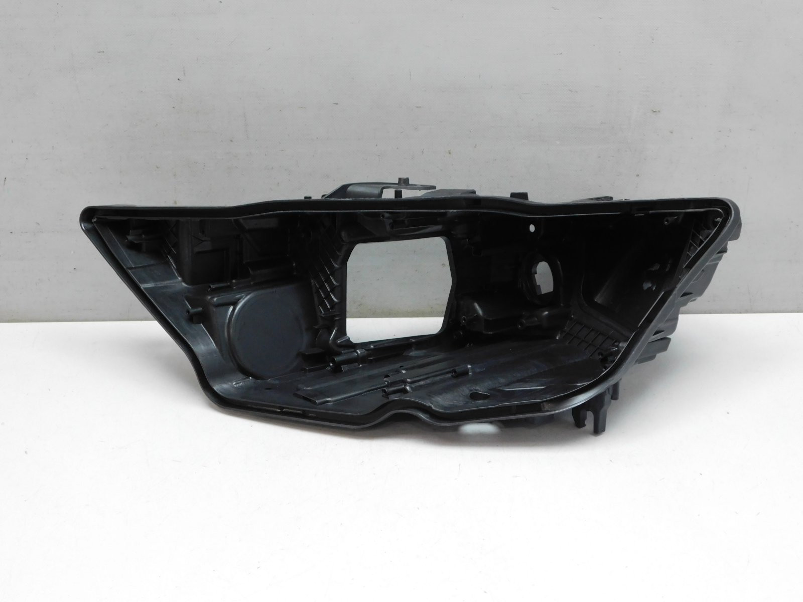 Корпус фары левой Audi A6 (C8,4K) 2018>