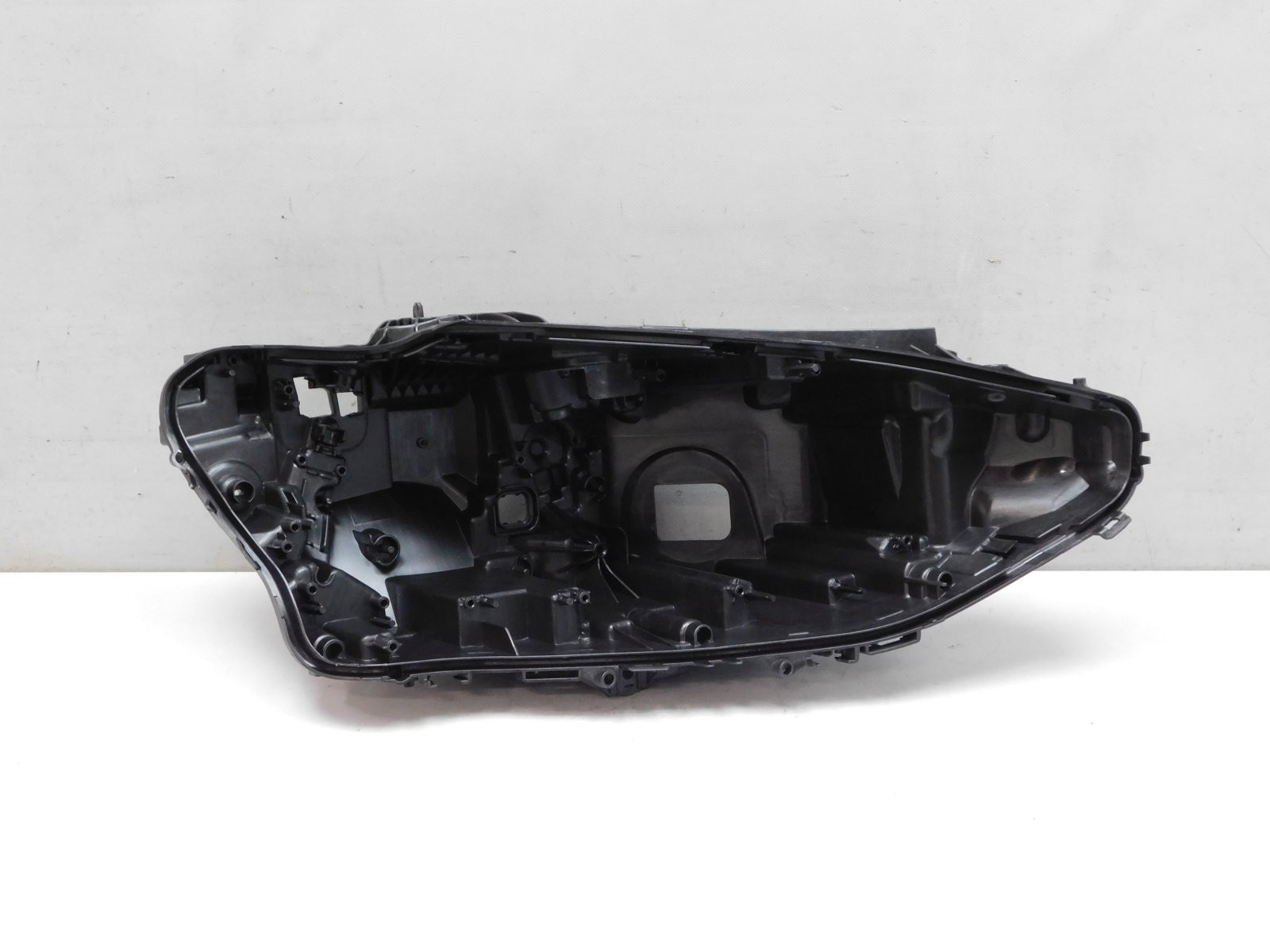 Корпус фары правой BMW 4-серия G22 2020>