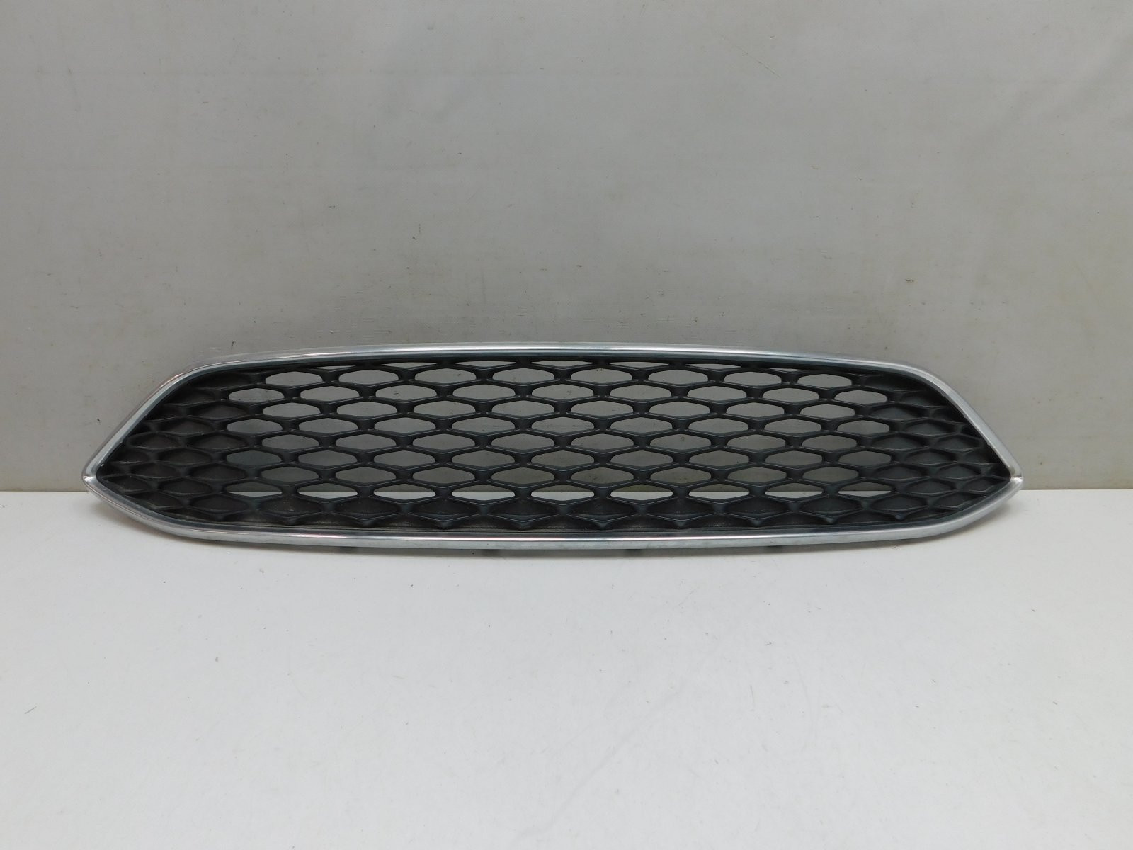 Решетка радиатора Ford Focus III 2011>