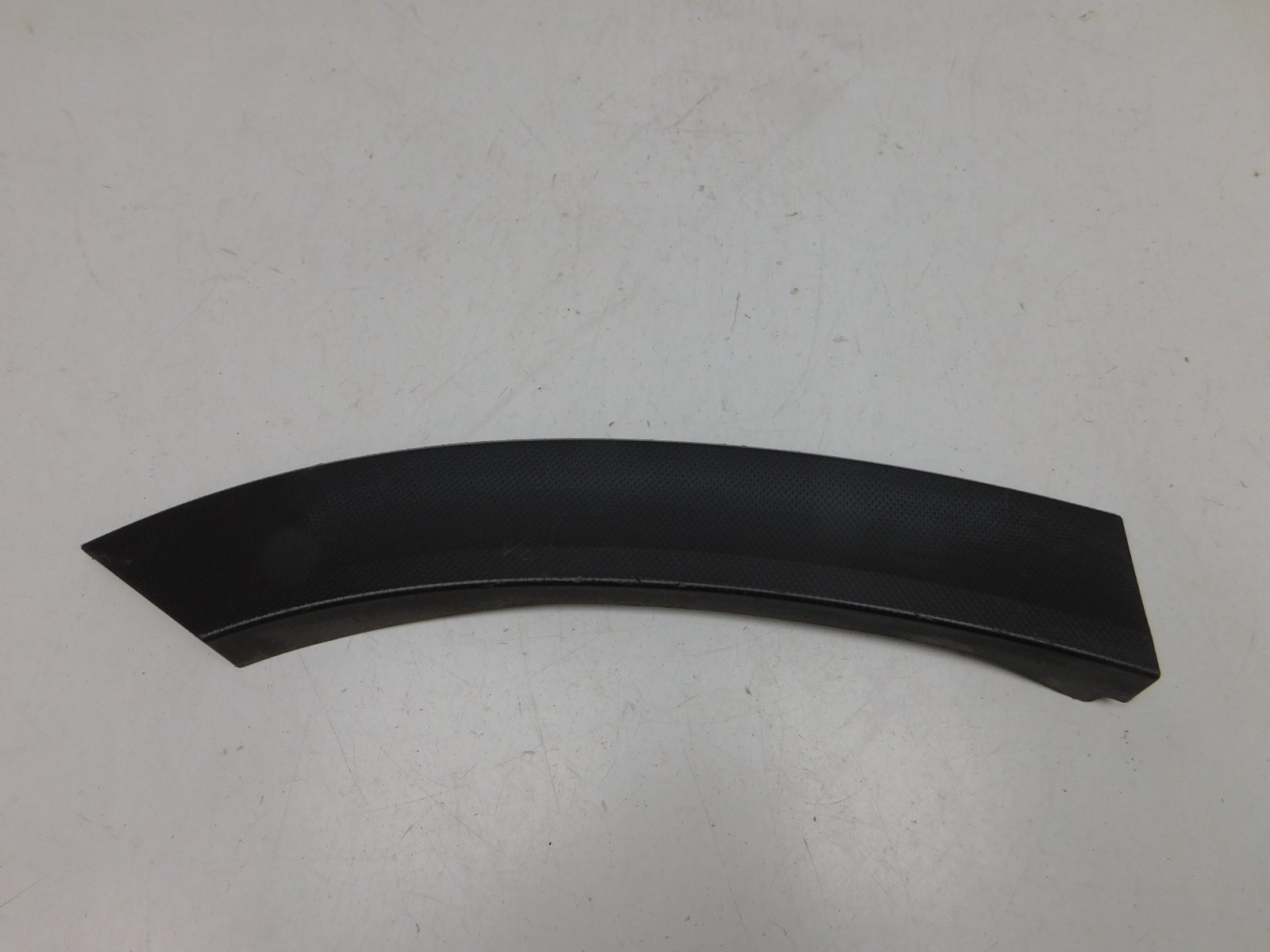 Накладка крыла заднего  правого Subaru Forester (S14) 2018>