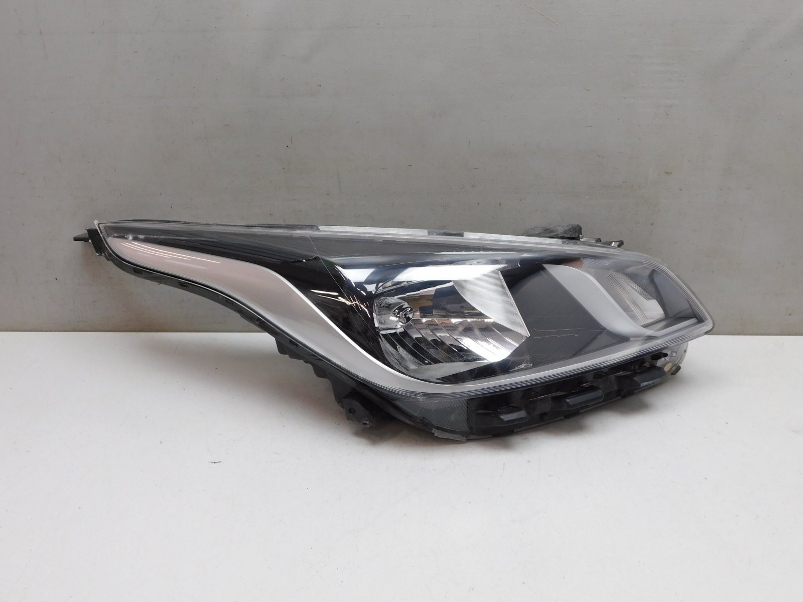 Фара правая Kia Rio 2017>