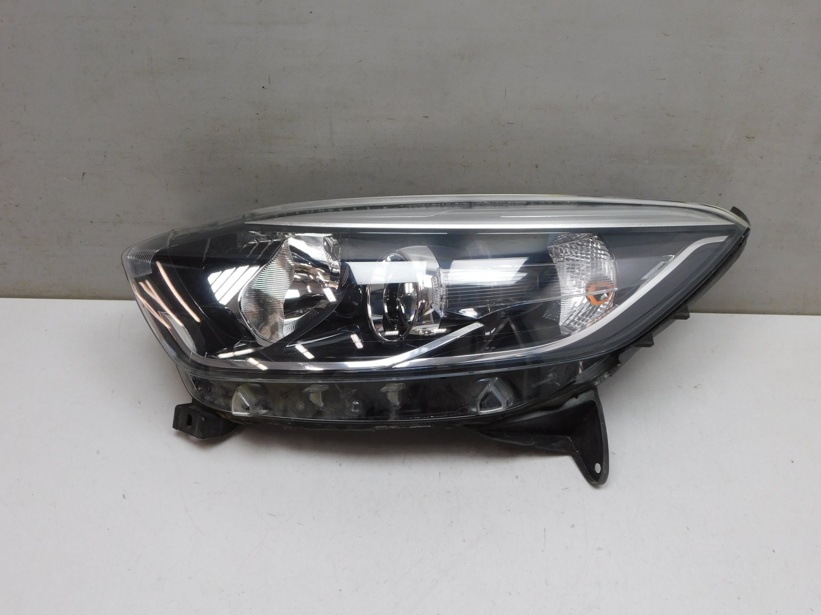 Фара левая Renault Kaptur 2016>