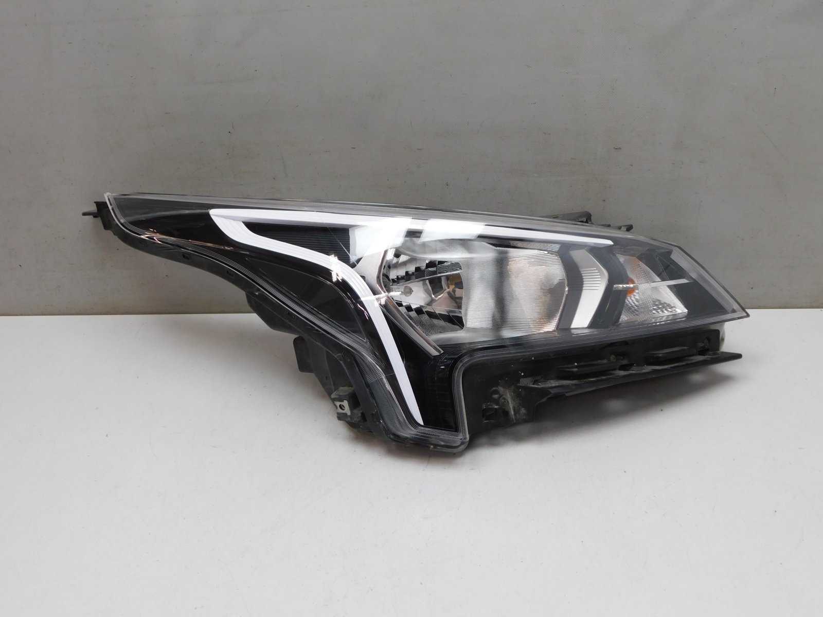 Фара правая Kia Rio 2017>