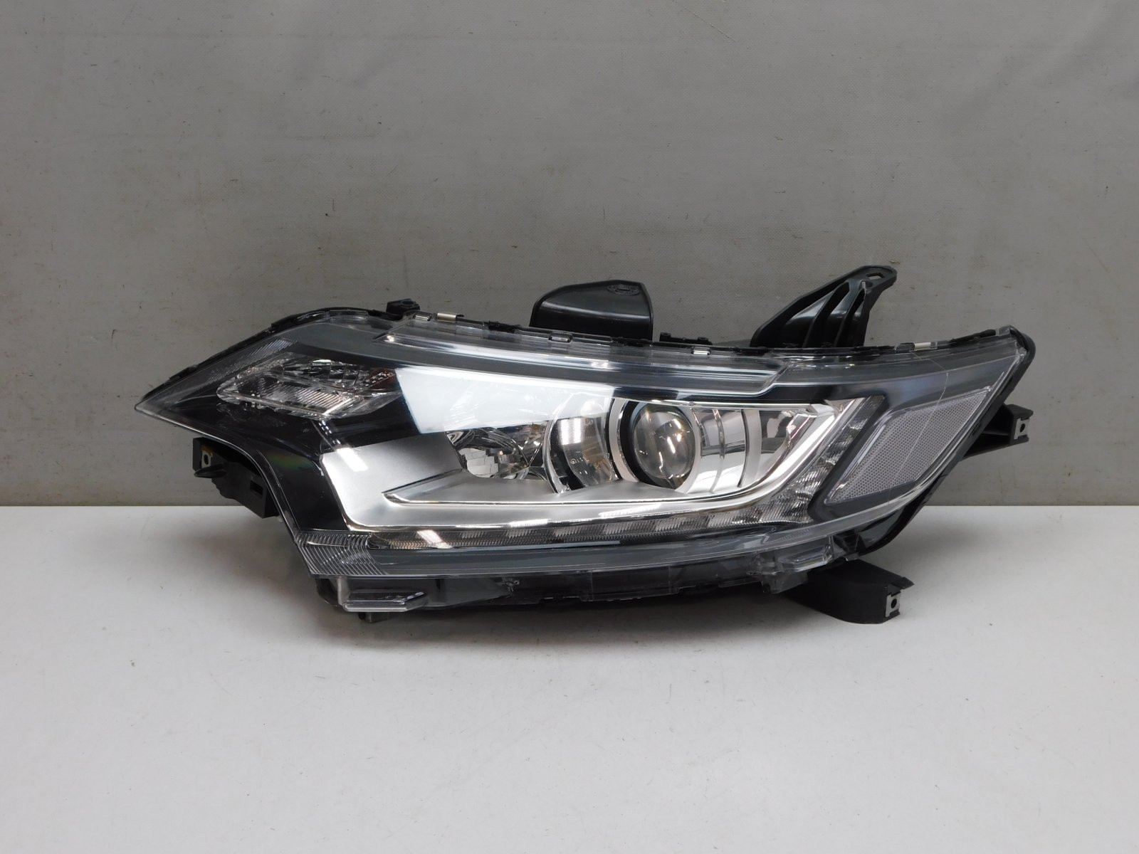 Фара левая Mitsubishi Outlander 2012>