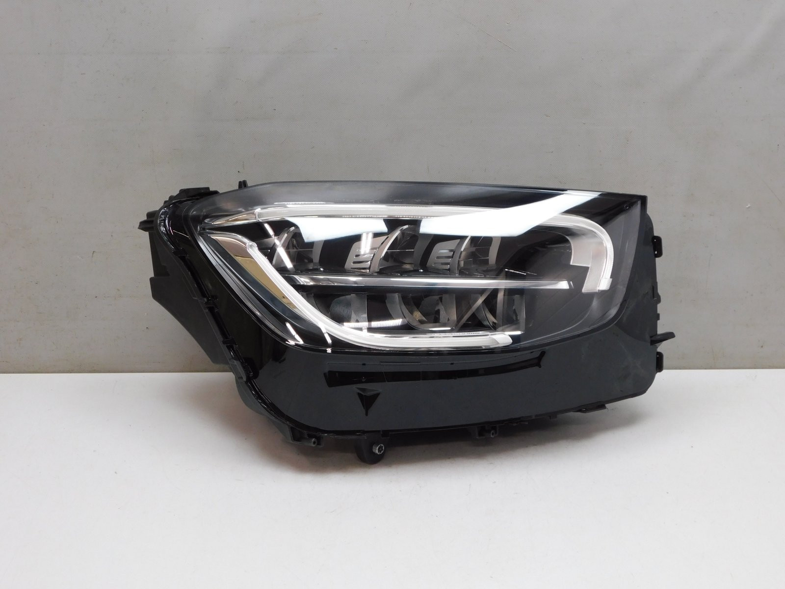 Фара правая Mercedes-Benz GLC-Class X253 2015>