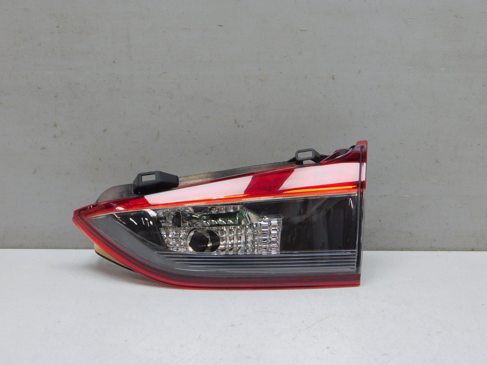 Фонарь задний внутренний правый Mazda 6 (GJ/GL) 2013>