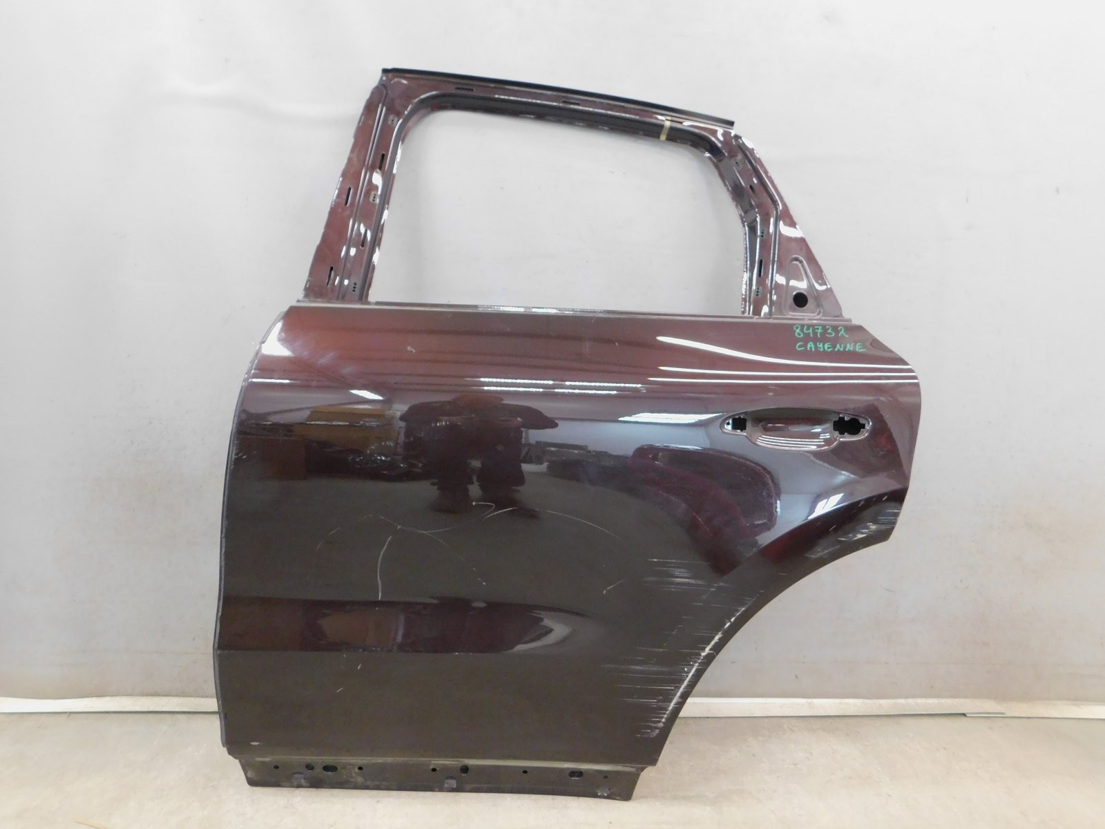 Дверь задняя левая Porsche Cayenne 2017>