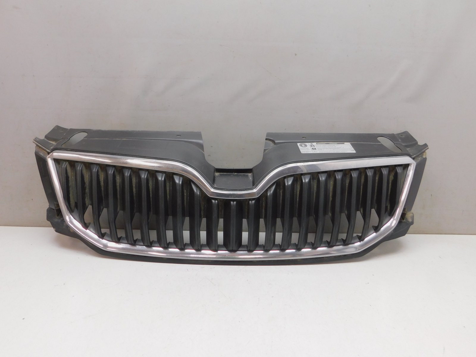 Решетка радиатора Skoda Octavia III (A7) 2013-2020