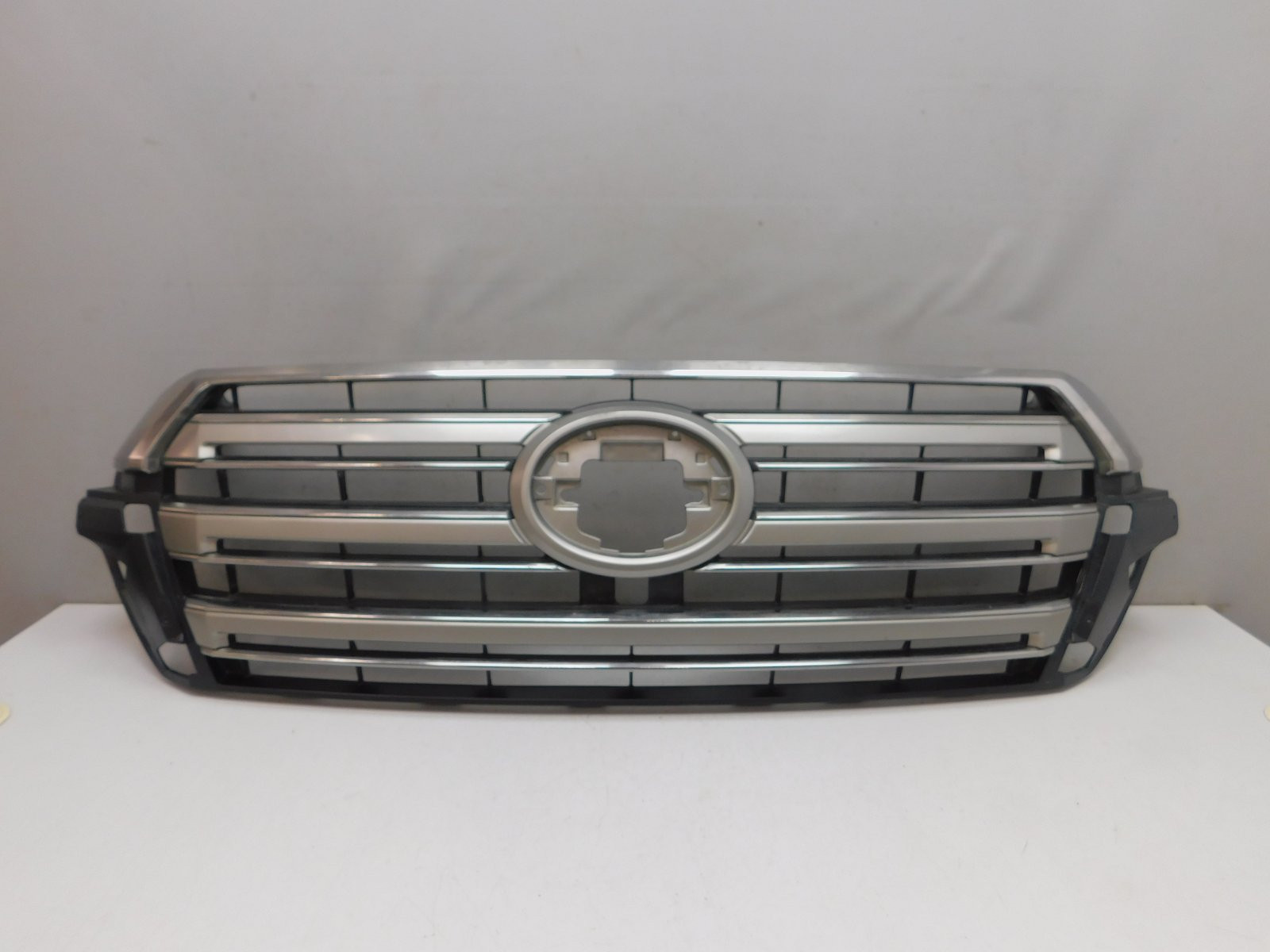 Решетка радиатора Toyota Land Cruiser (200) 2008>