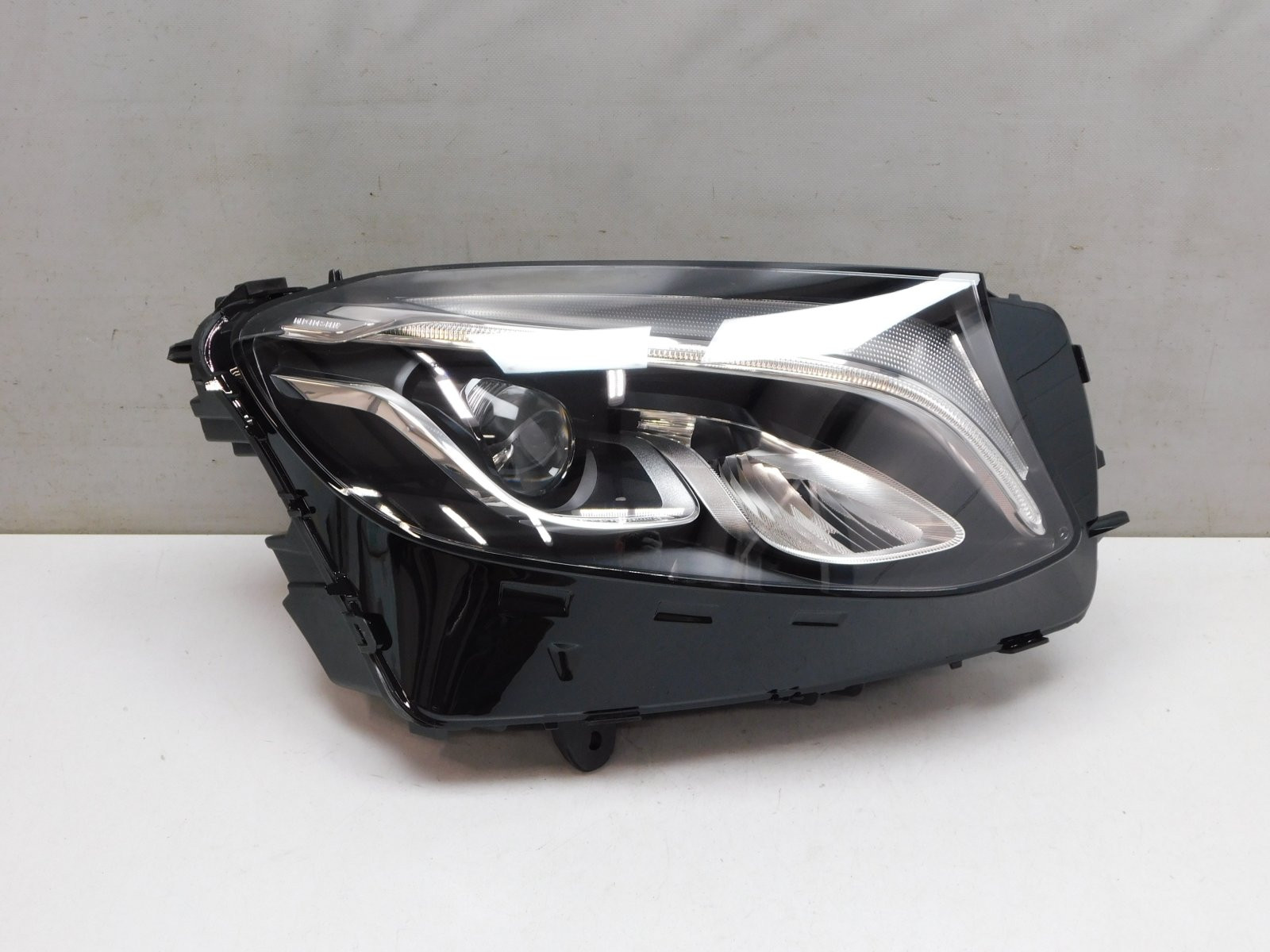 Фара правая Mercedes-Benz GLC-Class X253 2015>