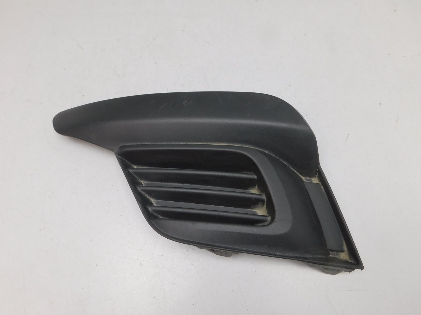 Решетка в бампер левая Renault Logan II 2014>