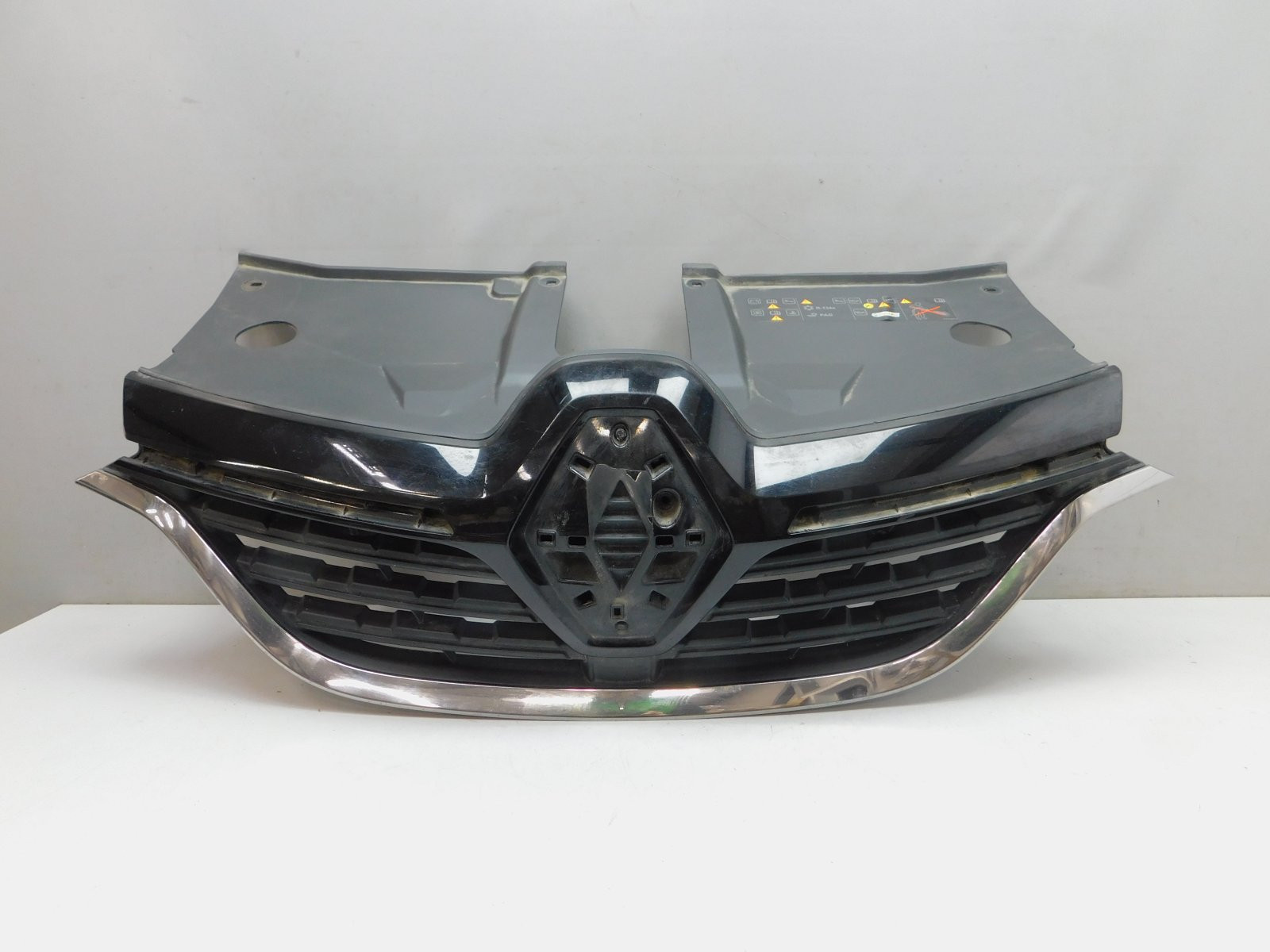Решетка радиатора Renault Arkana 2019>