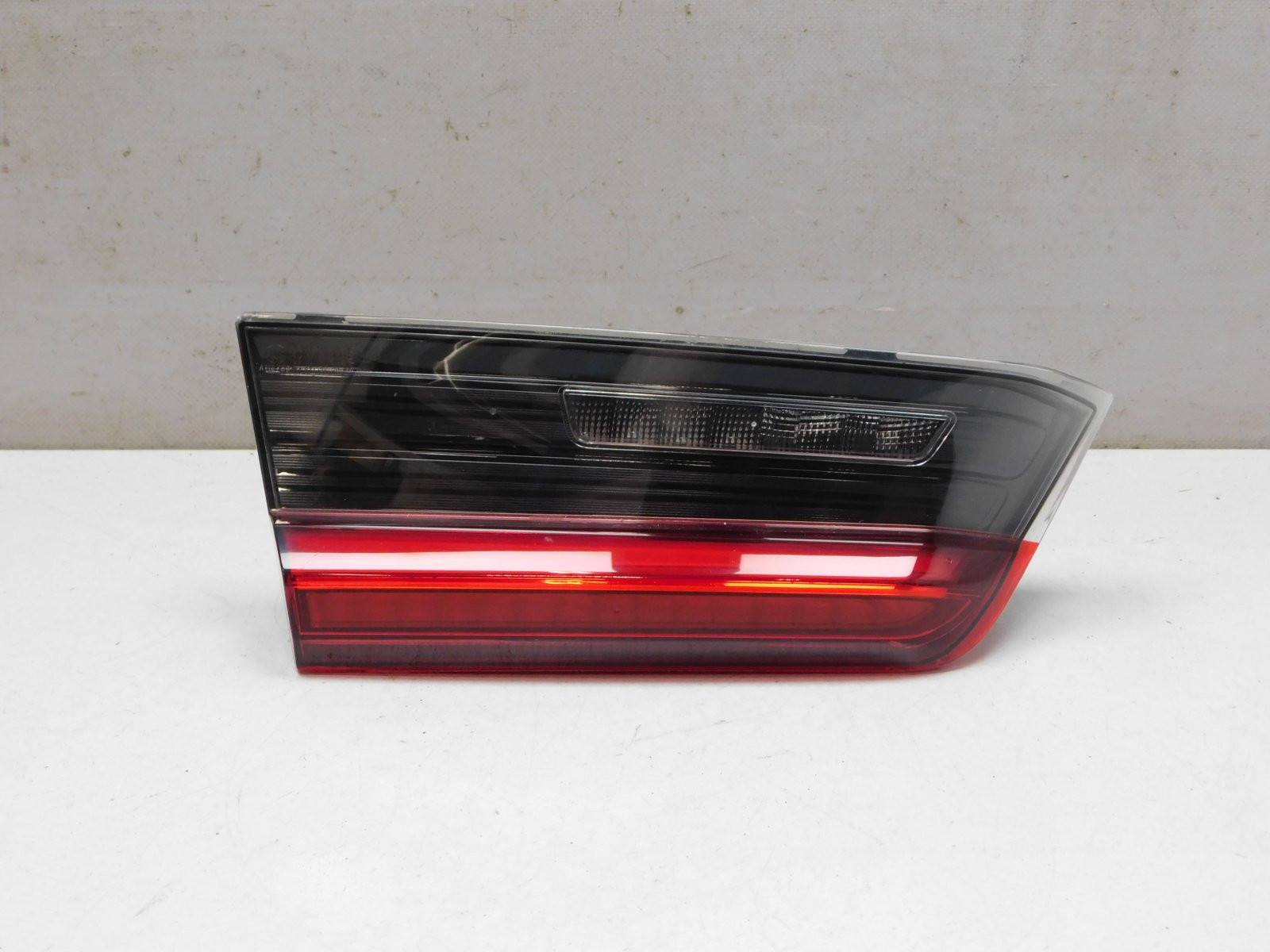 Фонарь задний внутренний левый BMW 3-серия G20 2018>