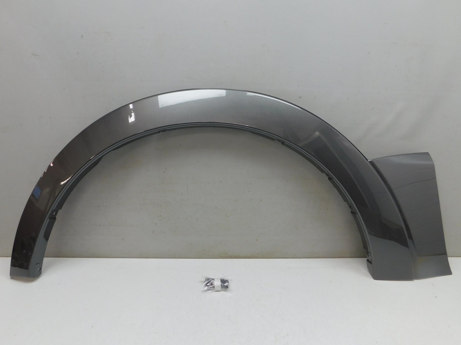 Накладка крыла переднего левого Mitsubishi Pajero Sport (KH) 2008-2015