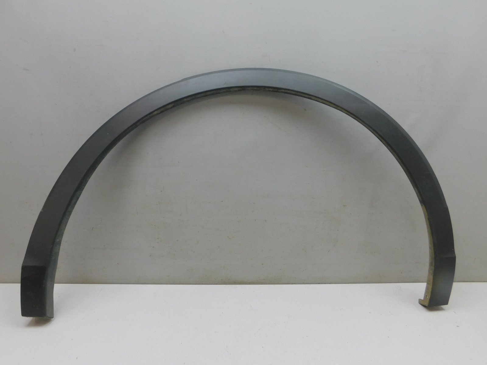 Накладка крыла заднего  левого Volkswagen Tiguan 2017>