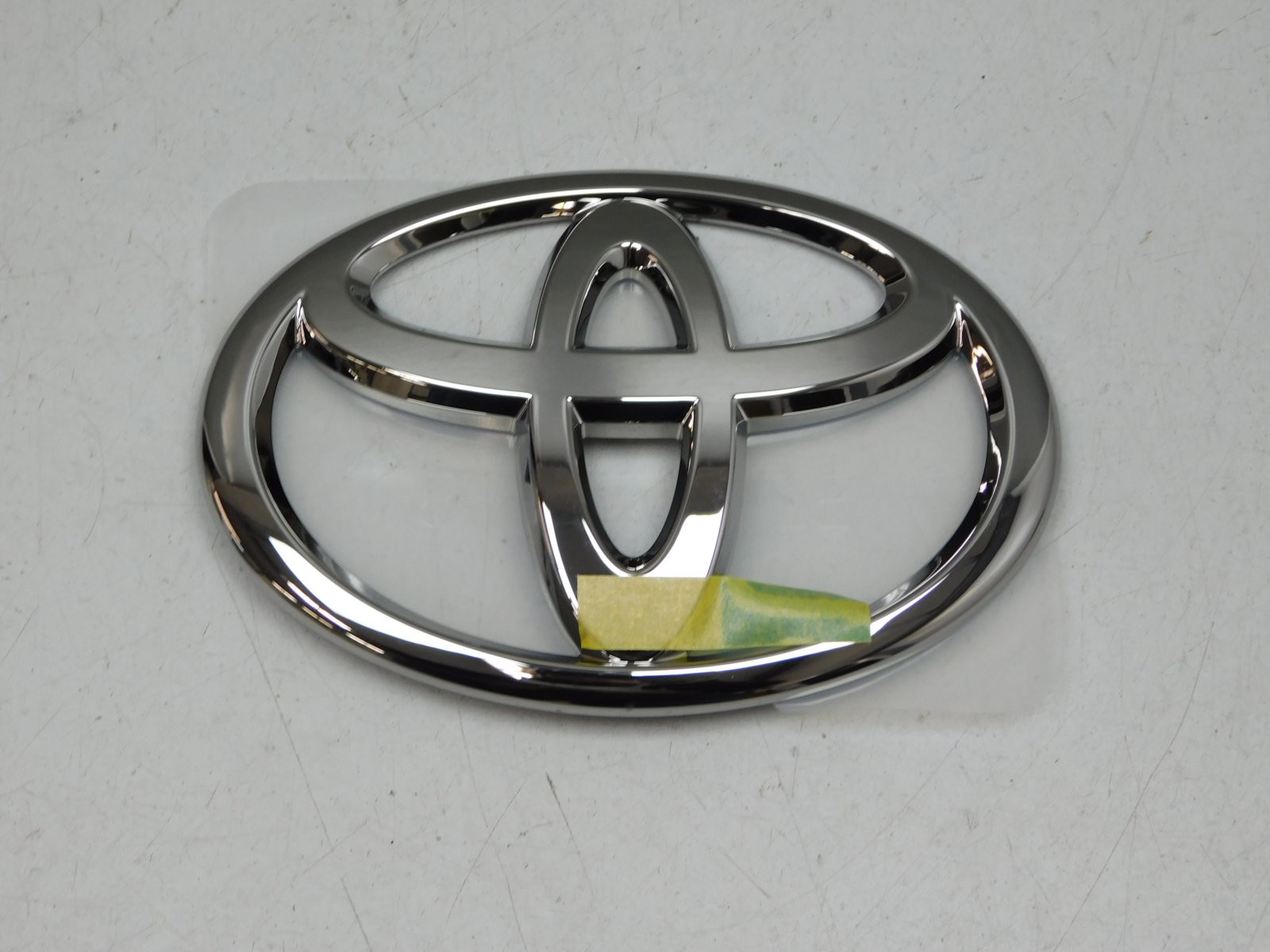 Эмблема Toyota RAV 4 2013-2019