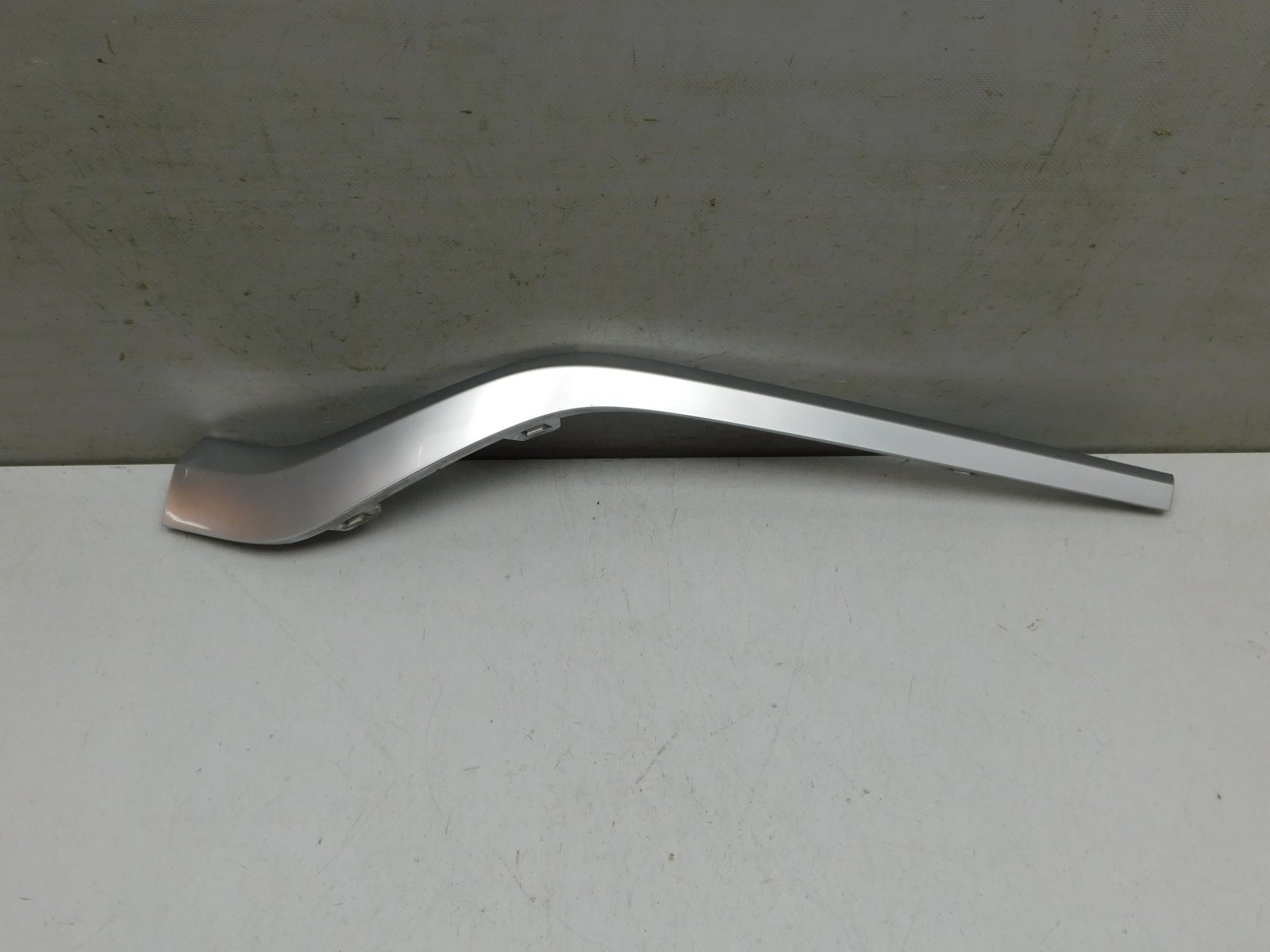 Молдинг переднего бампера Hyundai Santa Fe (TM) 2018>