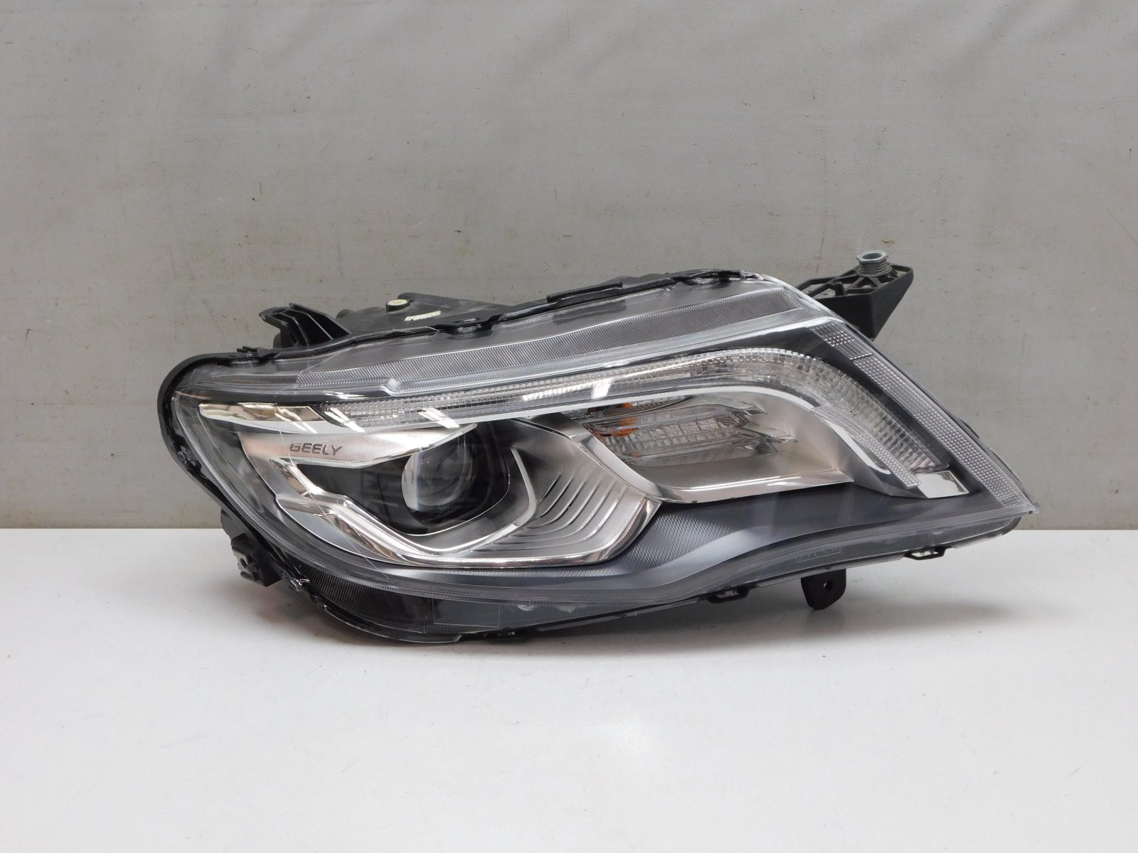 Фара правая Geely Atlas 2017>
