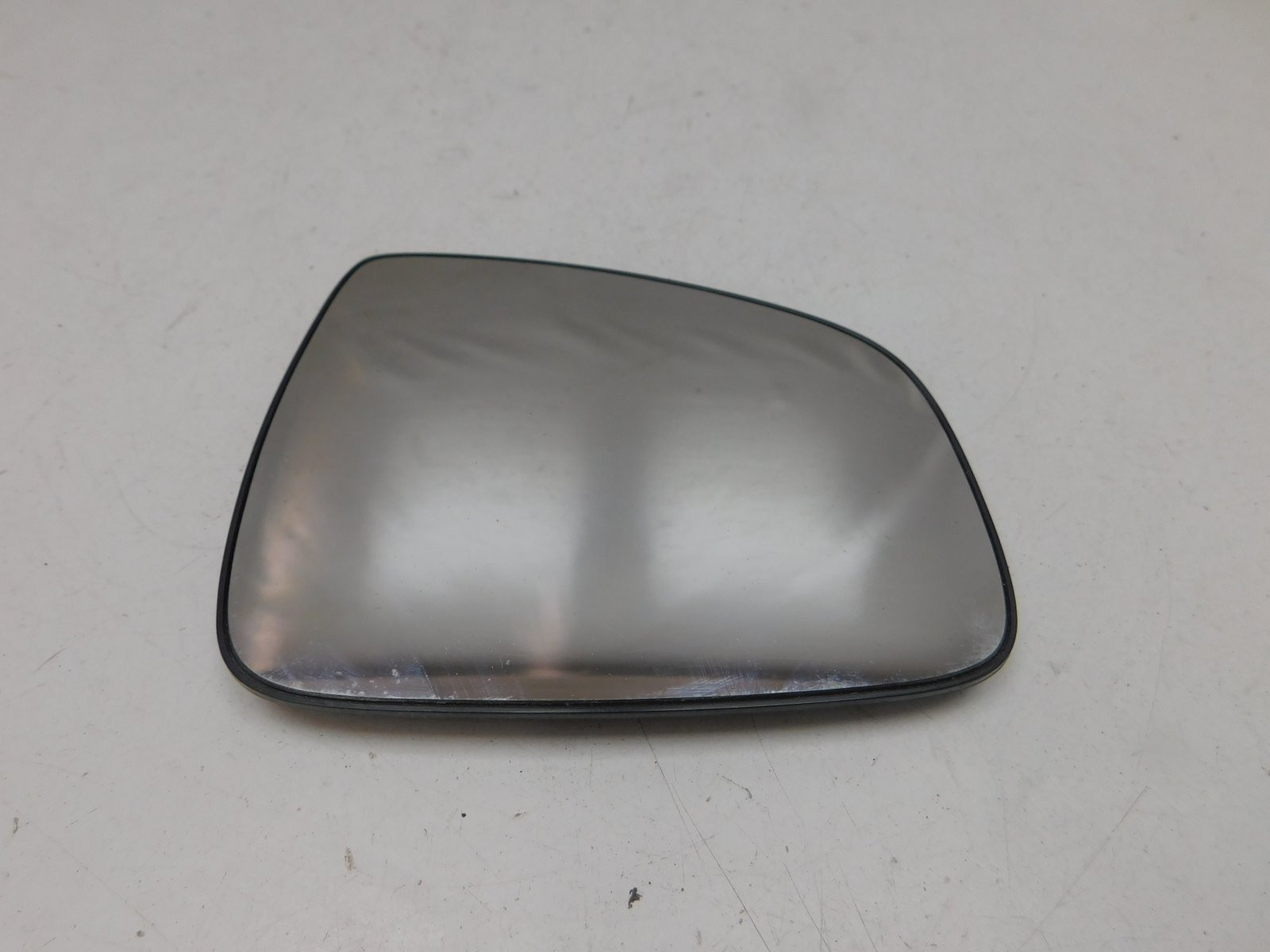 Стекло зеркала правого Renault Sandero 2014>