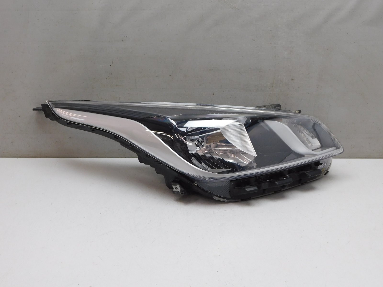 Фара правая Kia Rio 2017>