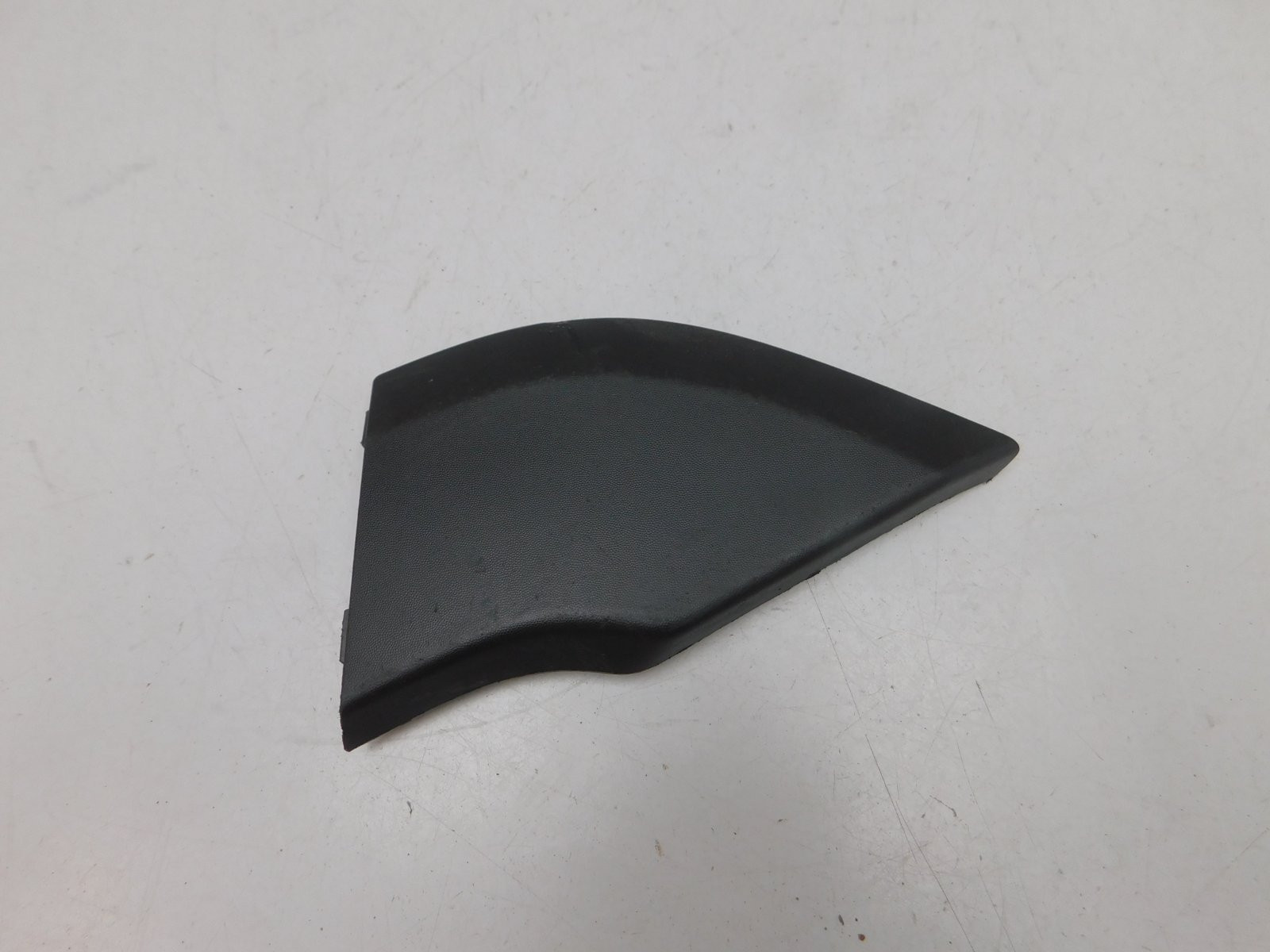 Заглушка буксировочного крюка Renault Sandero 2014>