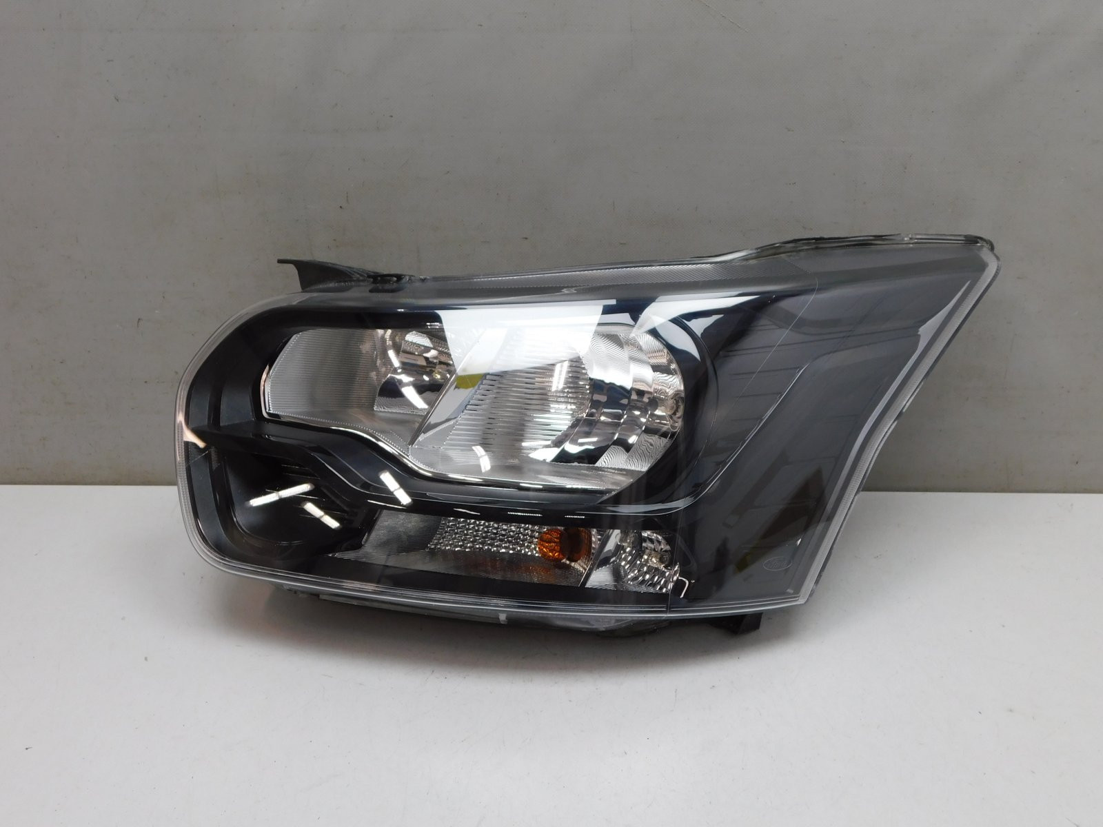 Фара левая Ford Transit 2014>