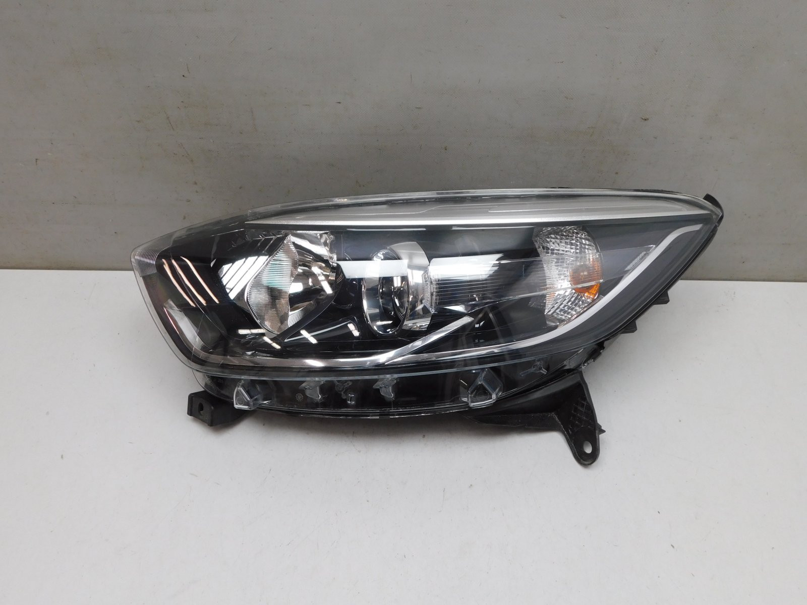 Фара левая Renault Kaptur 2016>