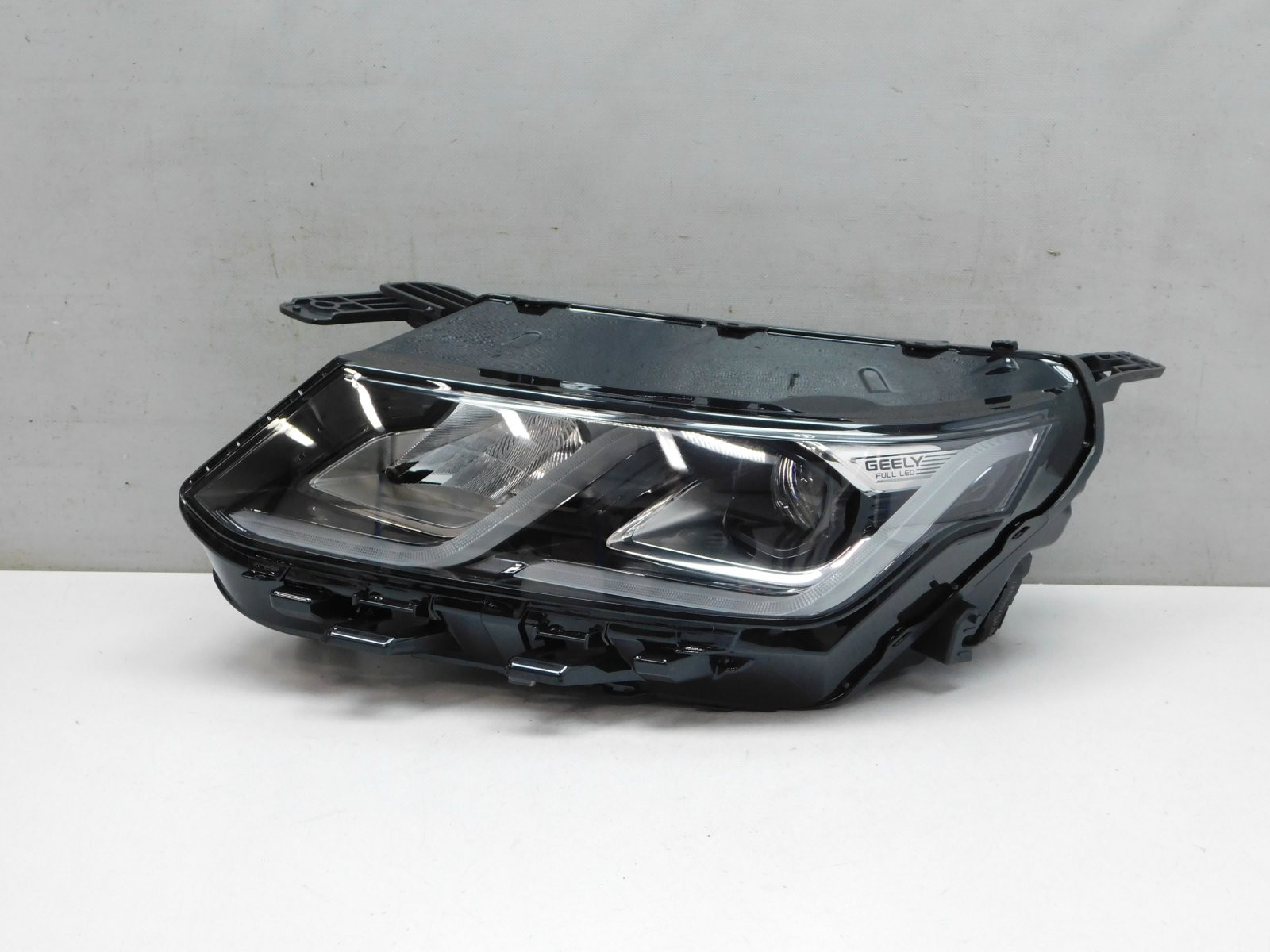 Фара левая Geely Coolray I 2020>