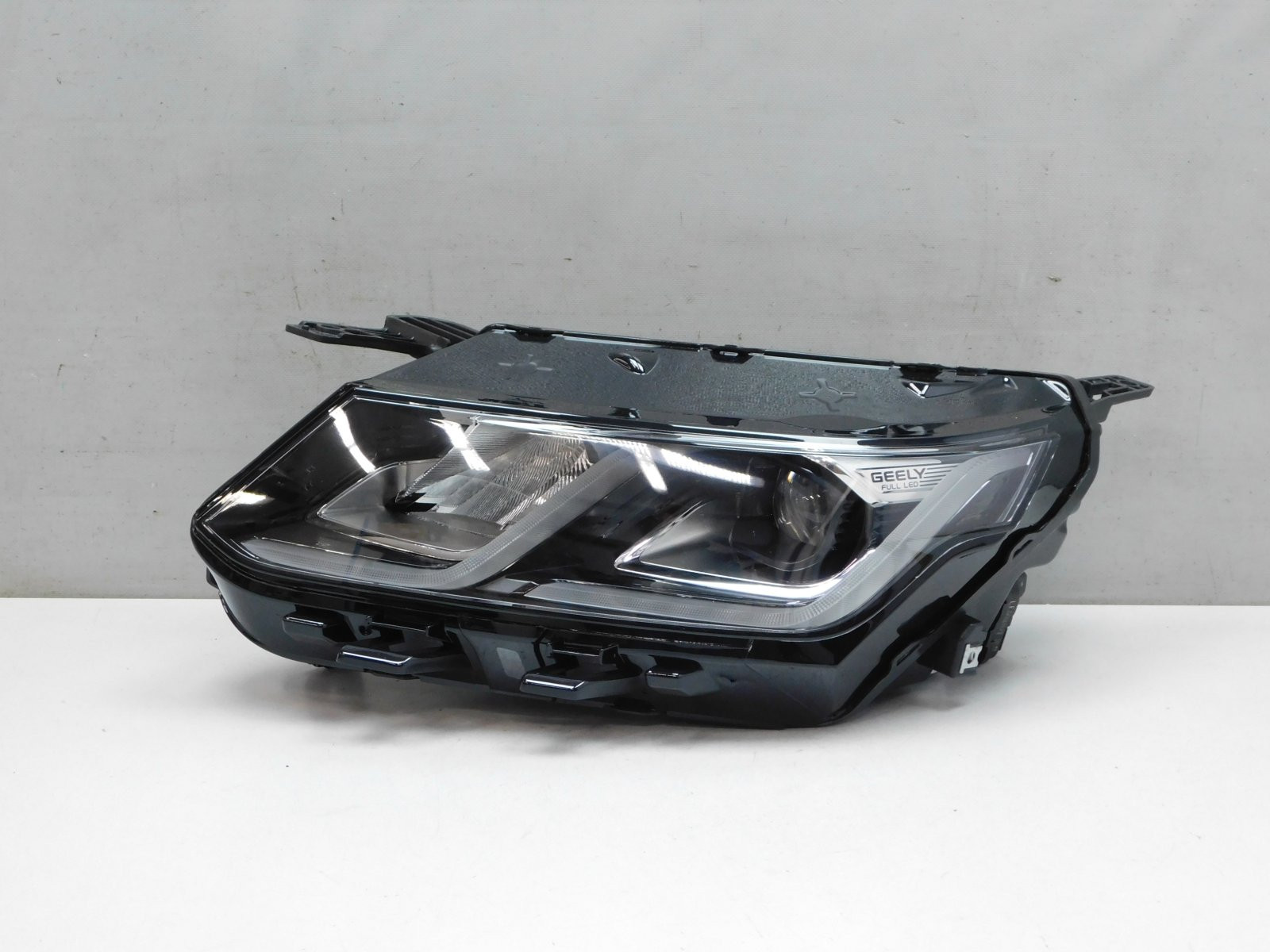 Фара левая Geely Coolray I 2020>