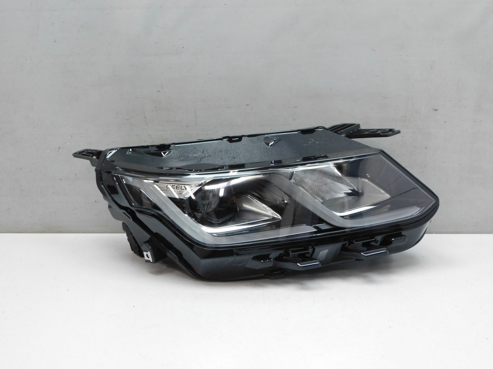 Фара правая Geely Coolray I 2020>