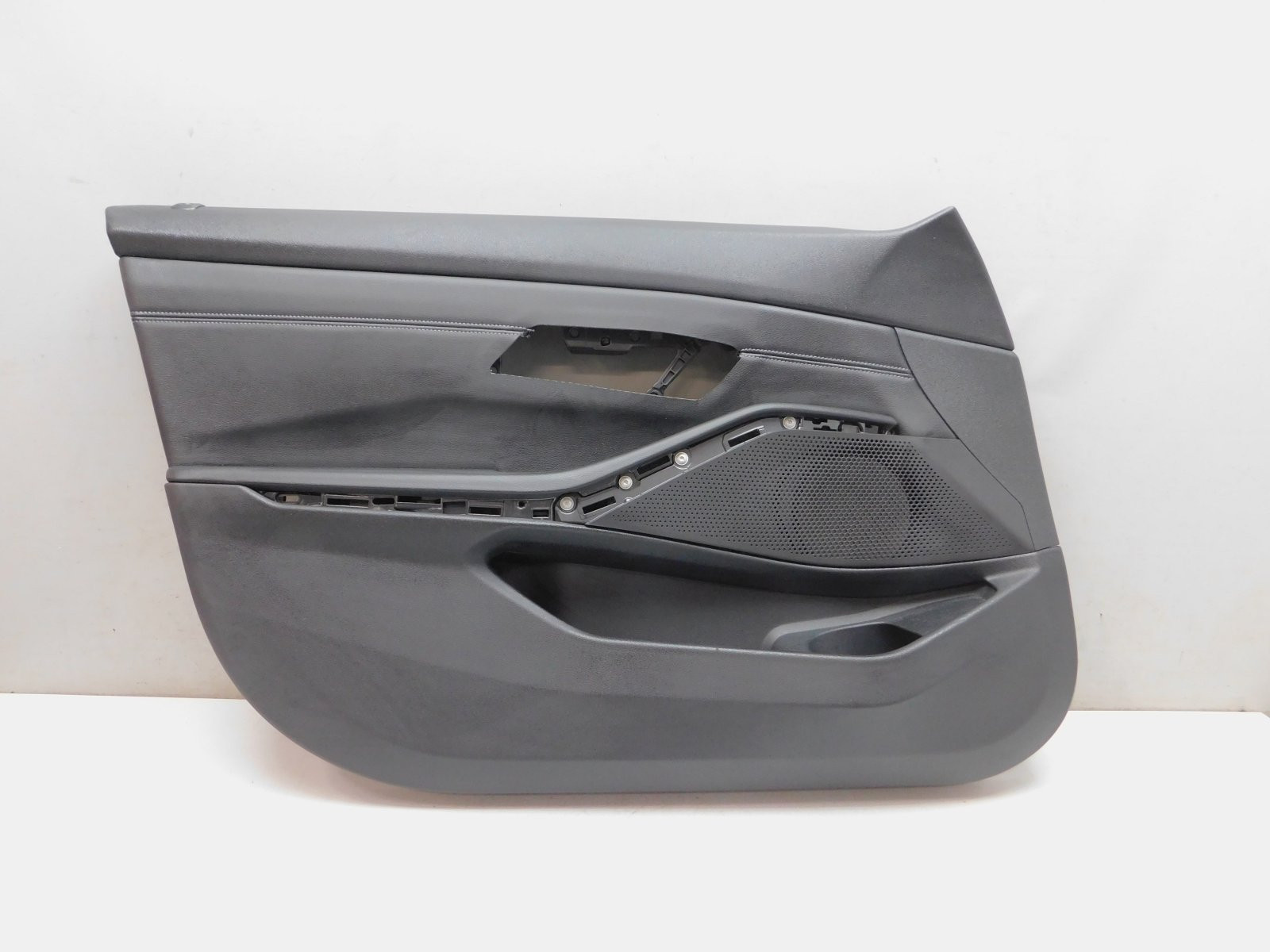 Обшивка двери передней левой BMW 3-серия G20 2018>