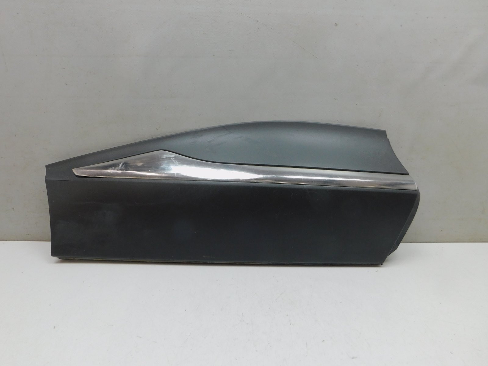 Накладка двери задней правой Renault Kaptur 2016>