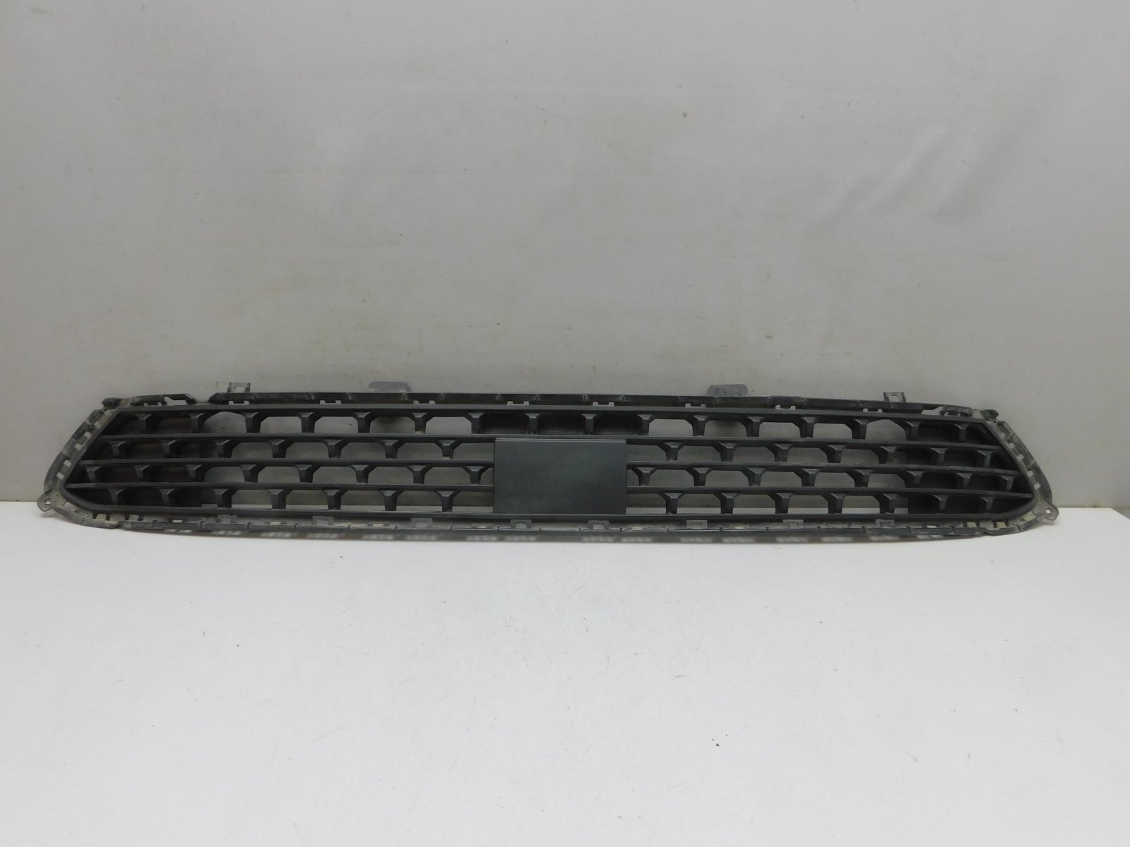 Решетка в бампер центральная Hyundai Santa Fe (TM) 2018>