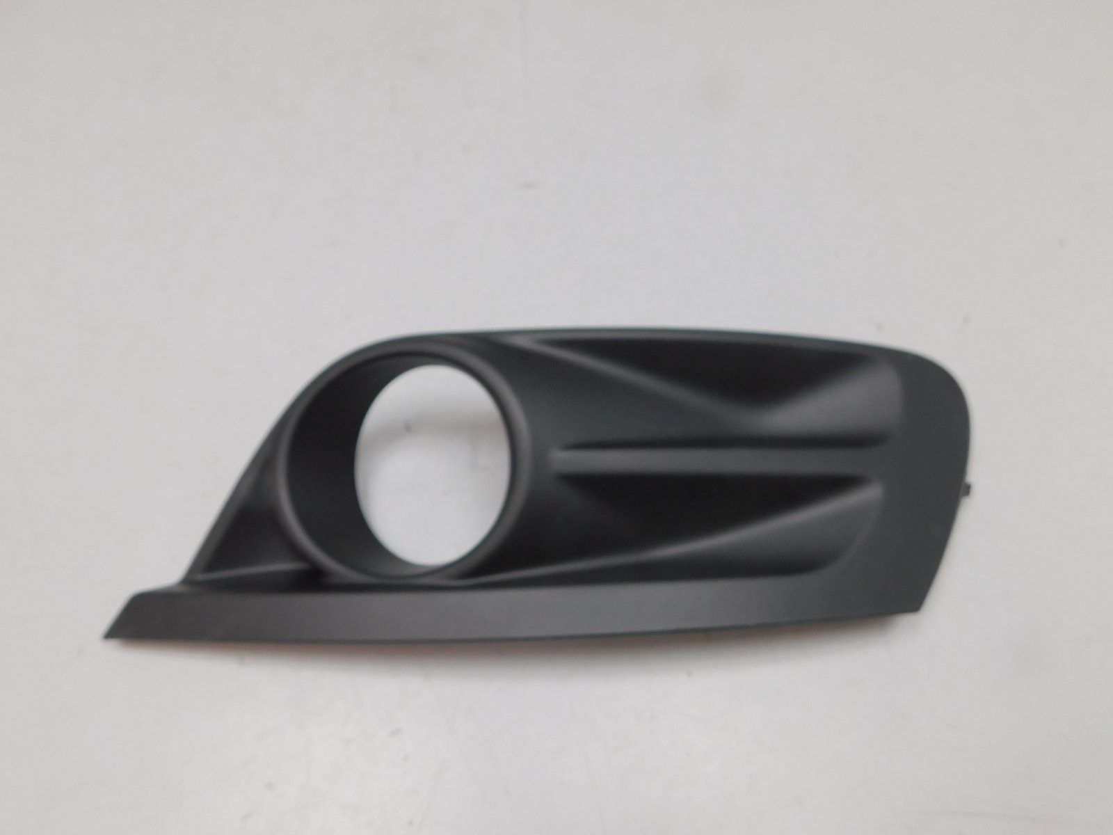 Решетка в бампер правая Renault Fluence 2010>