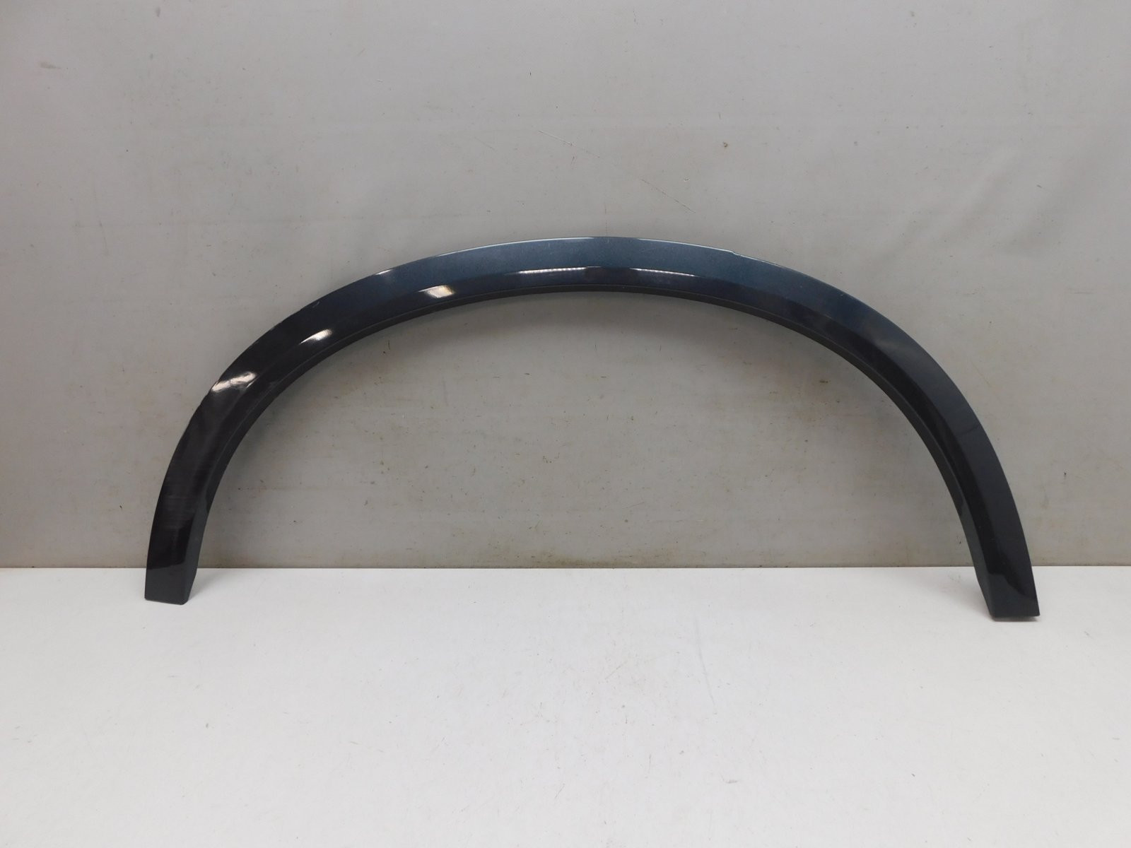 Накладка крыла заднего  правого Volvo XC90 2015>