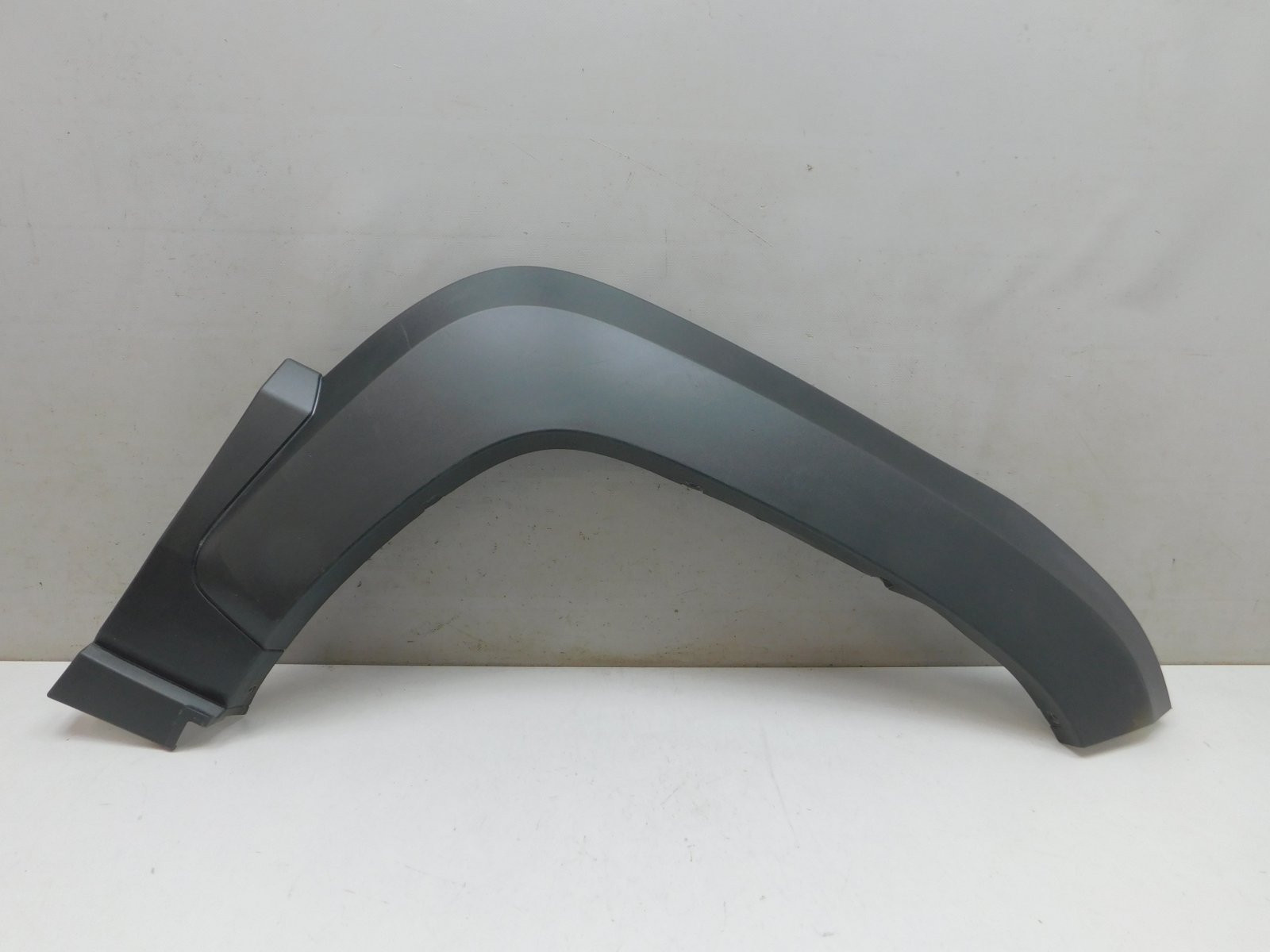 Накладка крыла переднего правого Chevrolet Niva