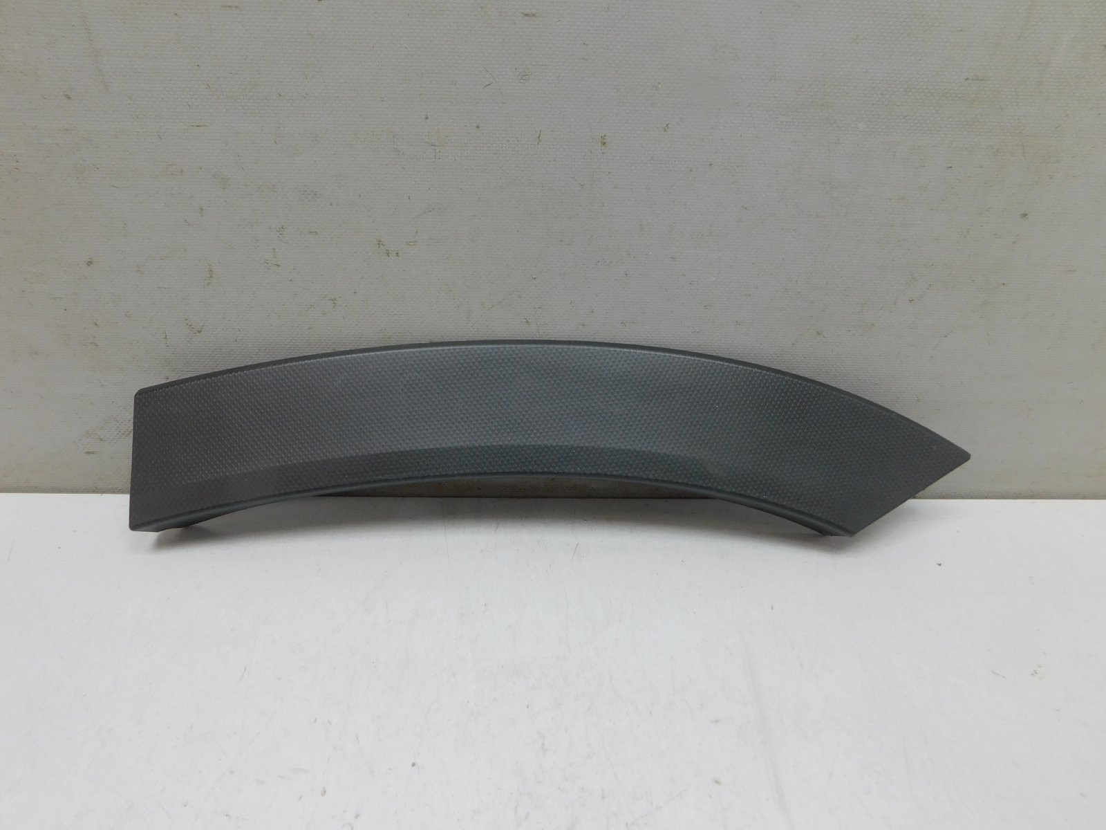 Накладка крыла заднего  левого Subaru Forester (S14) 2018>