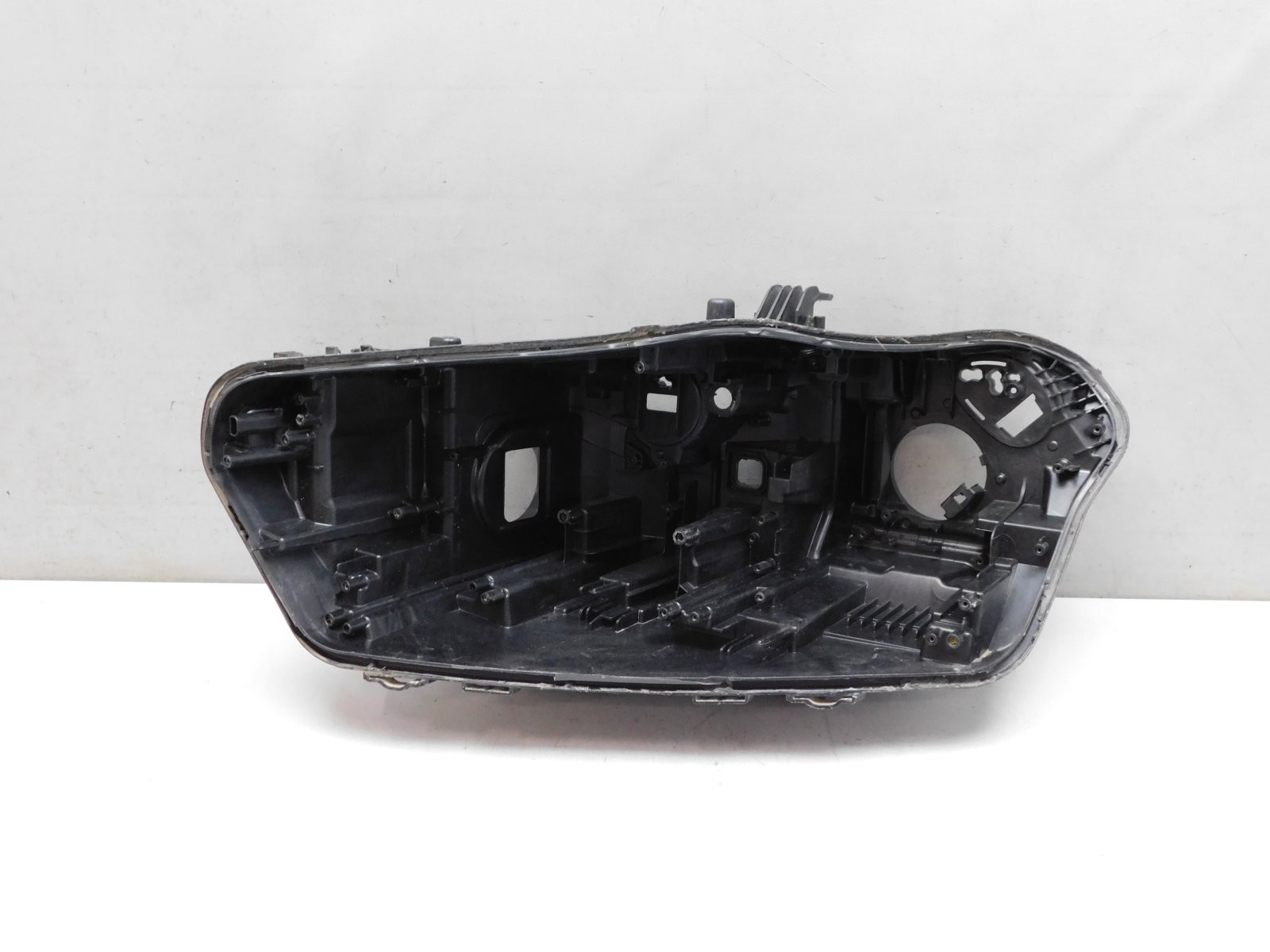 Корпус фары левой BMW X5 G05 2018>