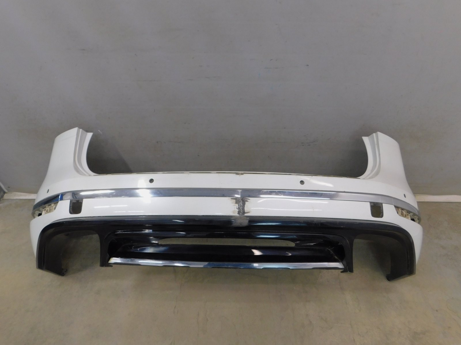 Бампер задний Volkswagen Touareg 2010>