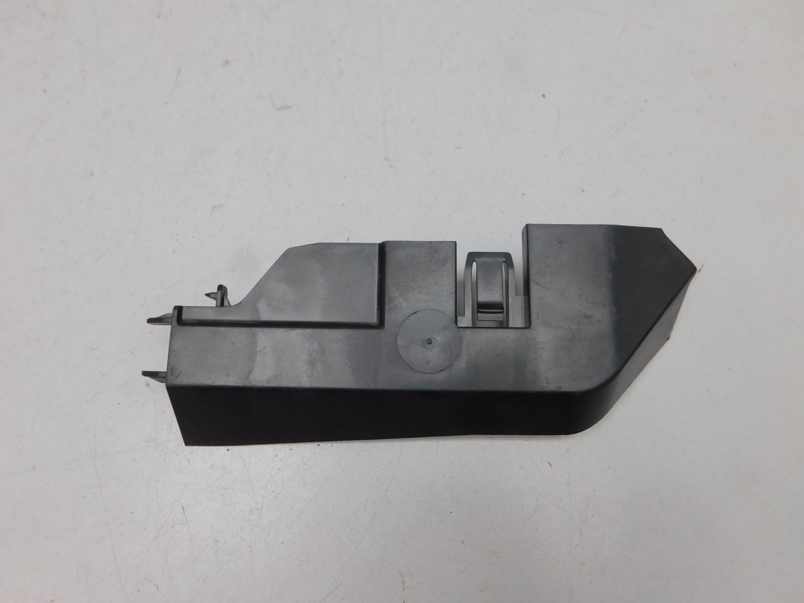 Кронштейн радиатора BMW X5 G05 2018>