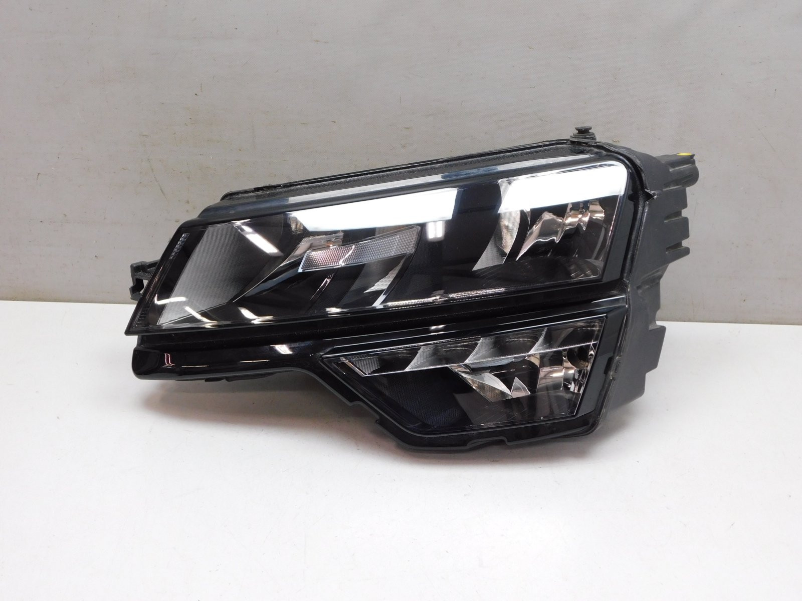 Фара левая Skoda Karoq 2017>