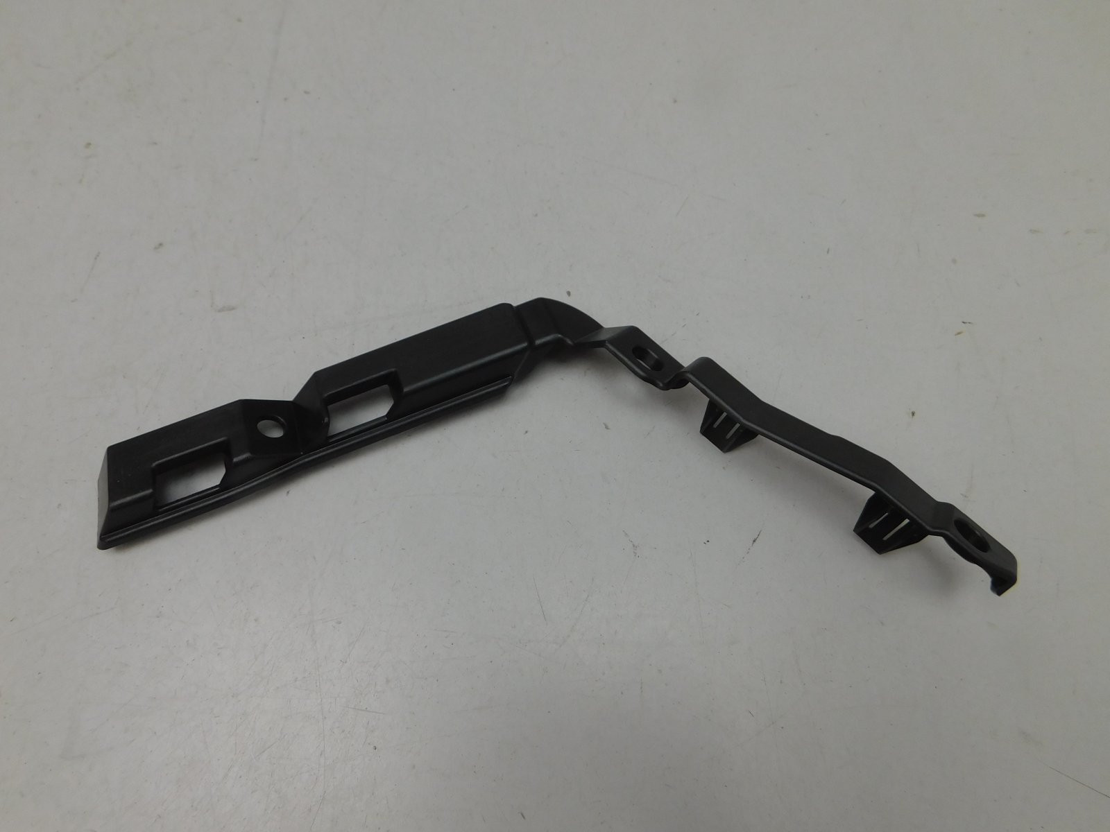 Кронштейн переднего бампера Kia Soul 2019>