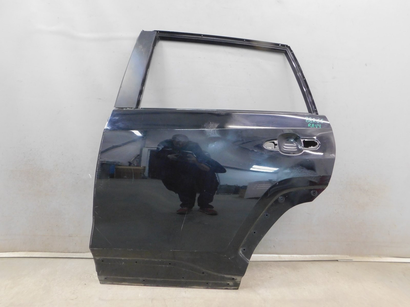 Дверь передняя hyundai creta. Дверь передняя hyundai creta. Передняя дверь хендай крета. 76004m0000. Дверь передняя правая крета 2010.