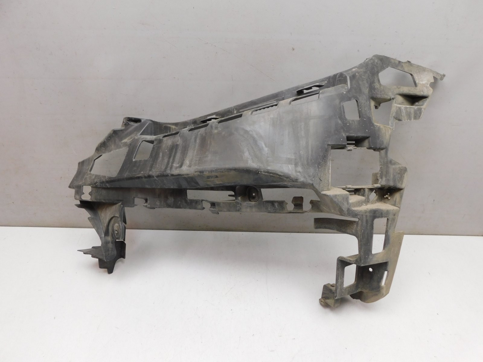 Кронштейн переднего бампера Mercedes-Benz E-Klasse W213 2016>