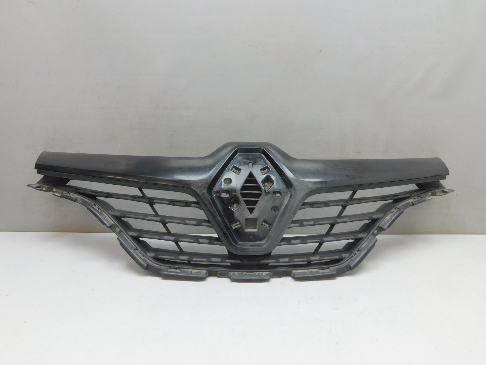 Решетка радиатора Renault Kaptur 2016>