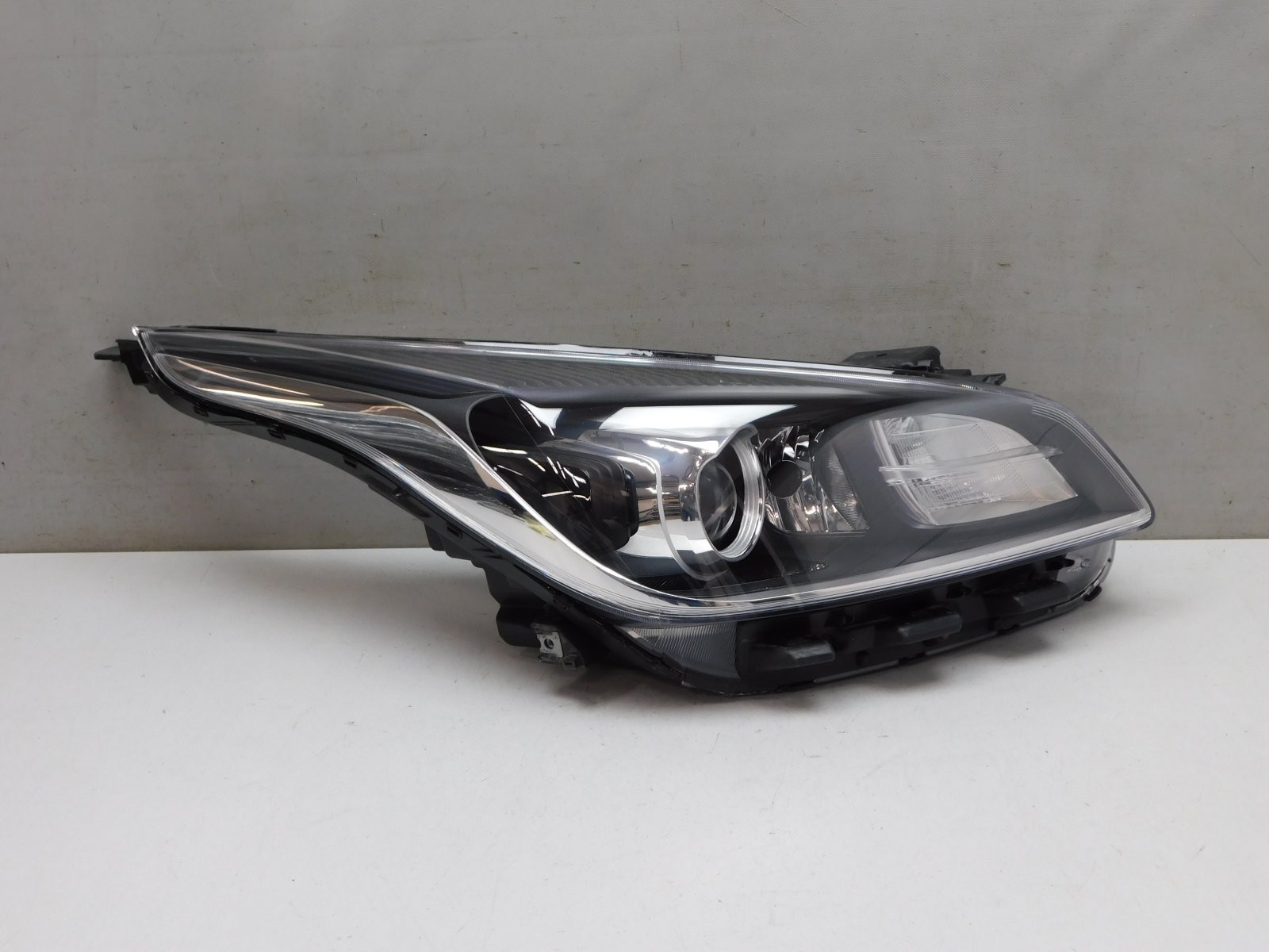 Фара правая Kia Rio 2017>