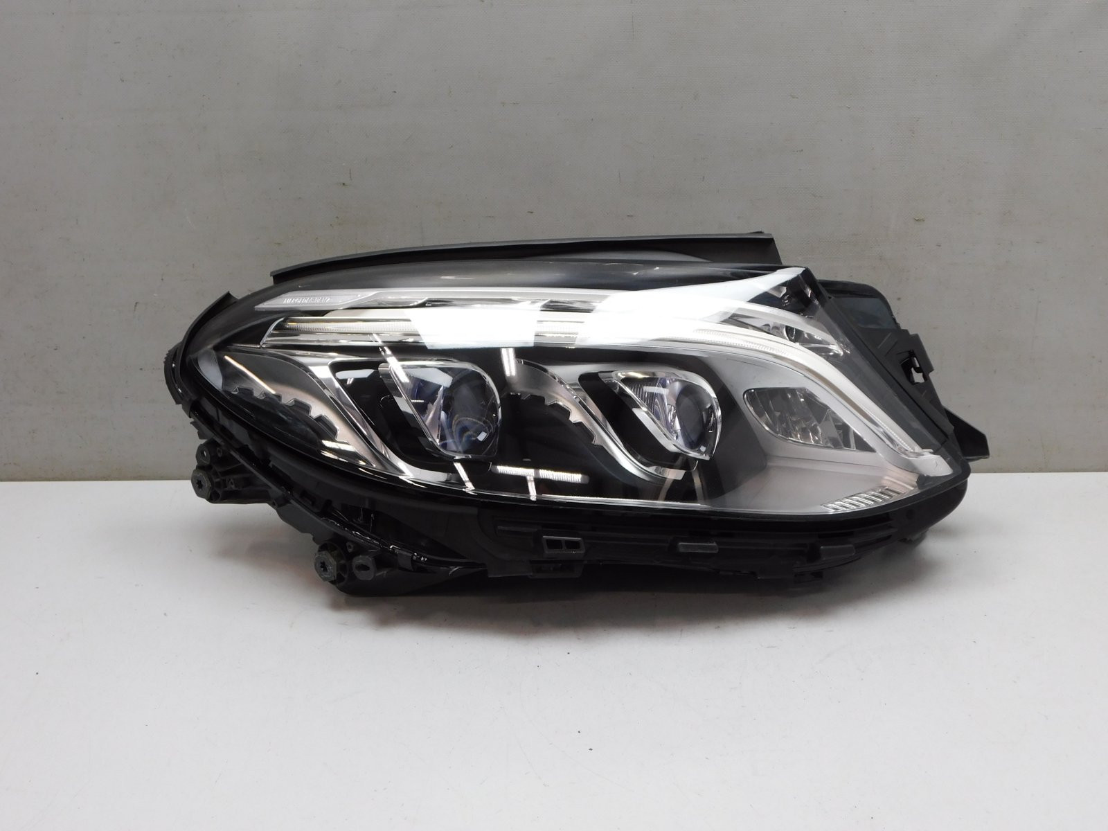 Фара правая Mercedes-Benz M-Klasse (ML/GLE) W166 2011>