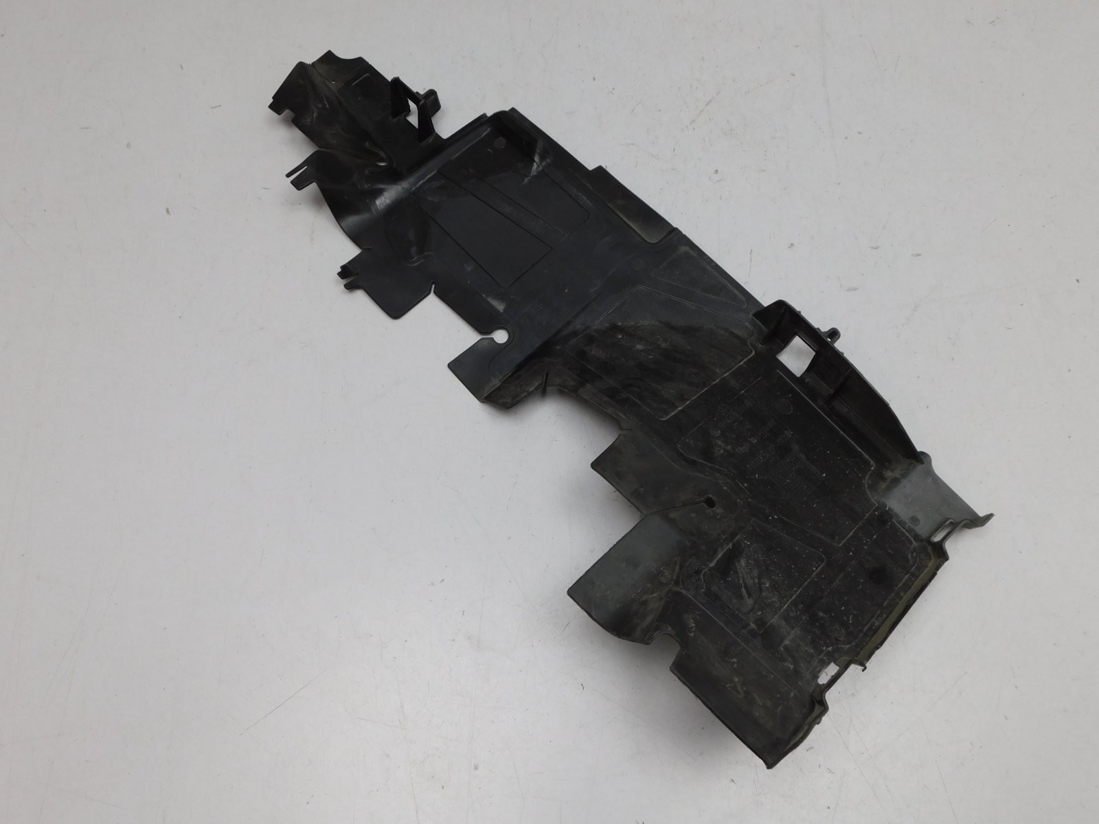 Воздуховод радиатора Volkswagen Tiguan 2017>