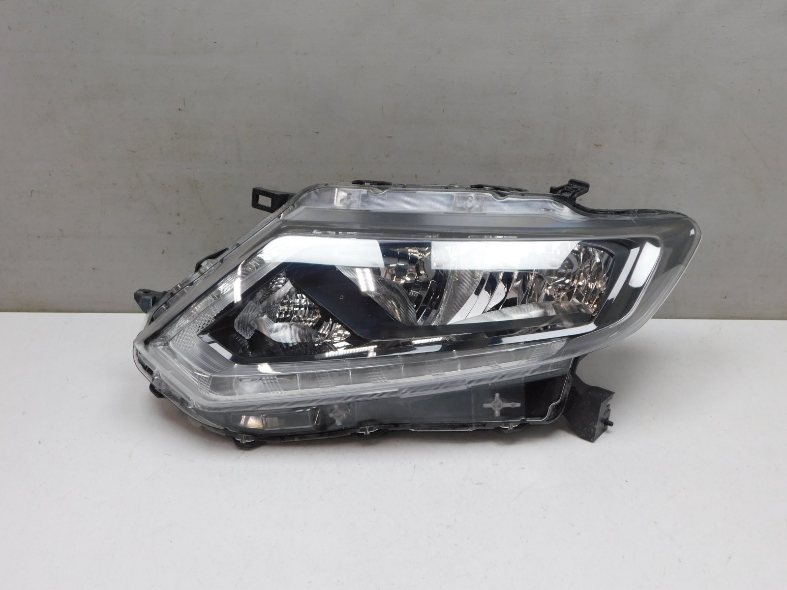 Фара левая Nissan X-Trail (T32) 2014>